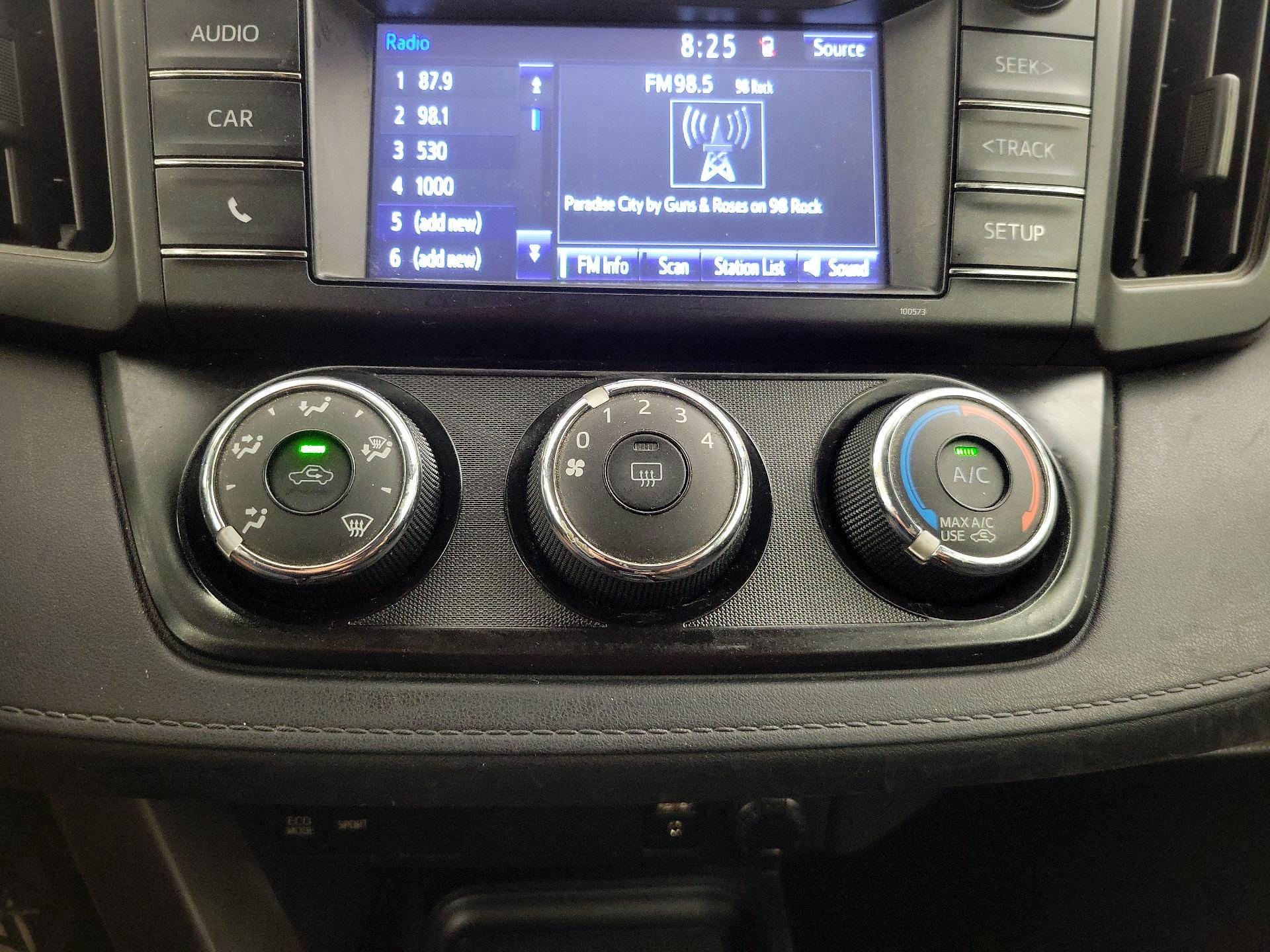 Thumbnail: 2016 Toyota RAV4 - 16