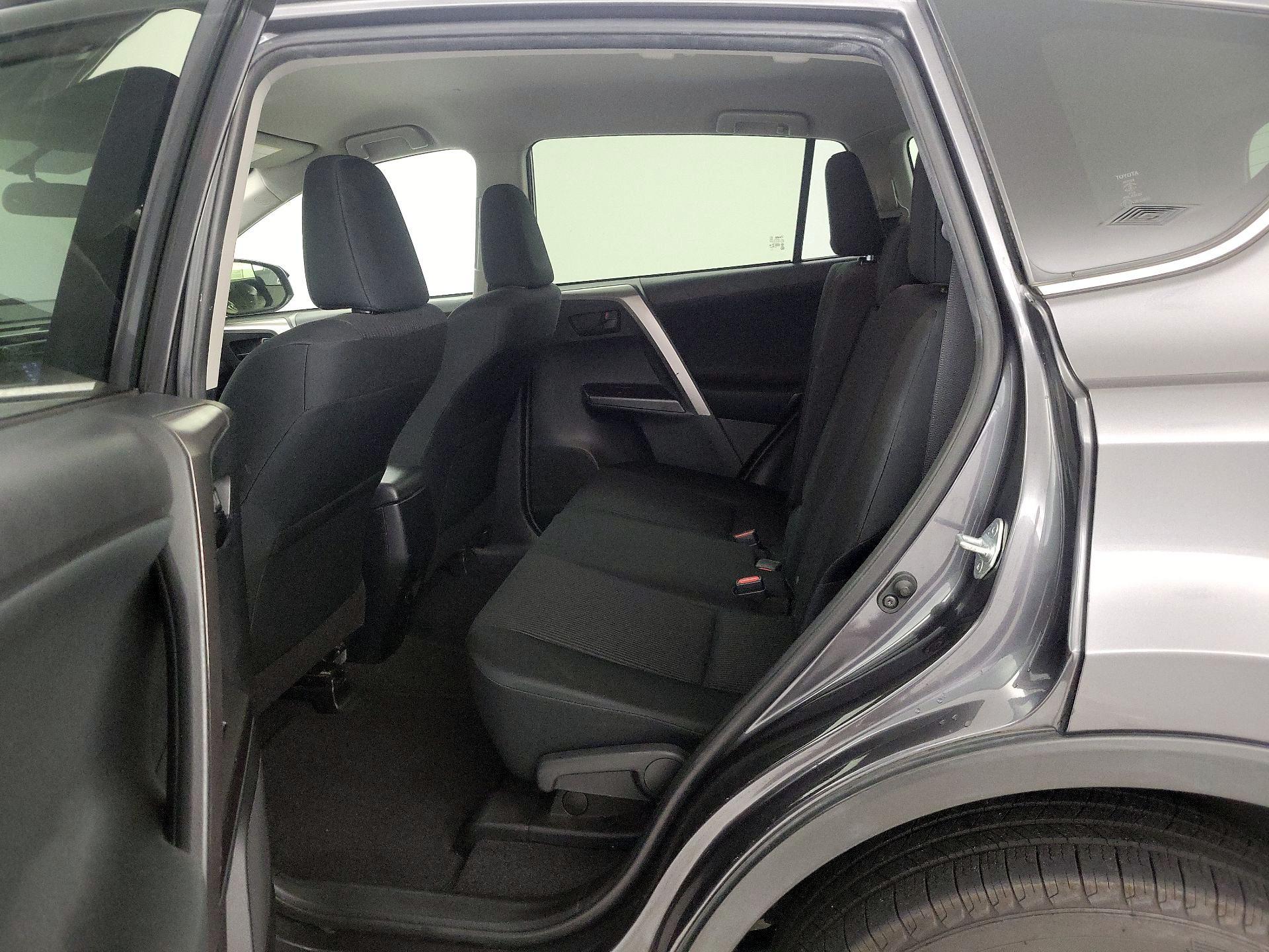 Thumbnail: 2016 Toyota RAV4 - 19