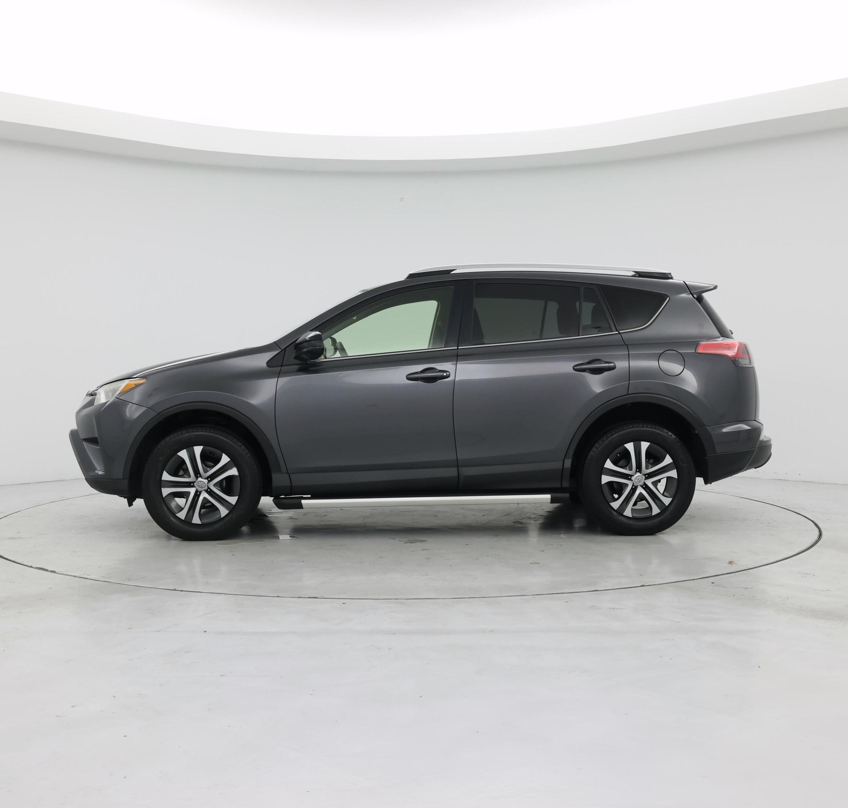 Thumbnail: 2016 Toyota RAV4 - 3