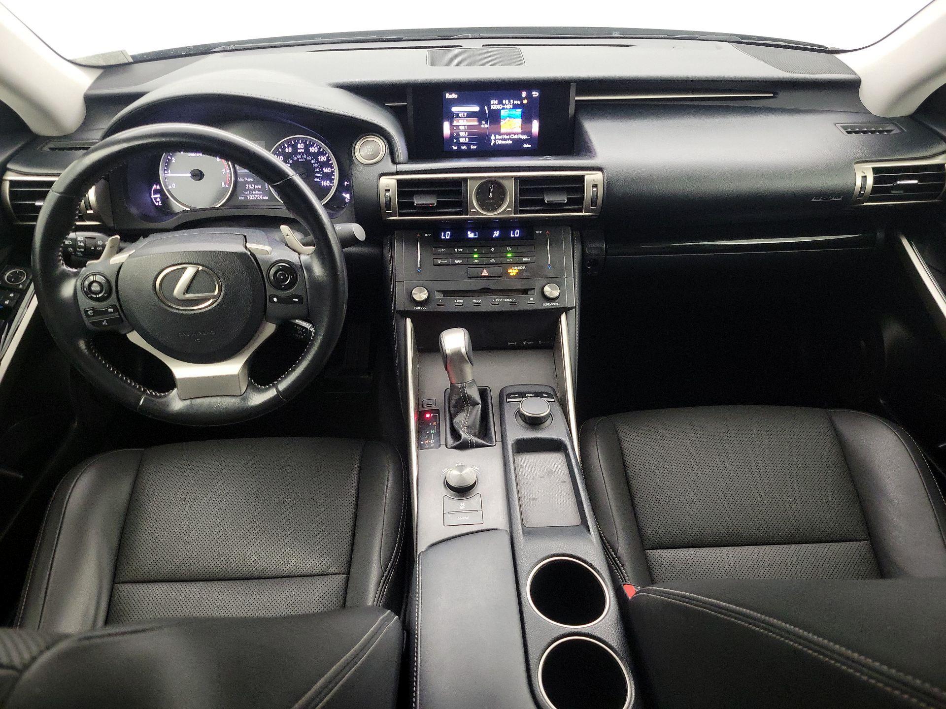 Thumbnail: 2016 Lexus IS - 9