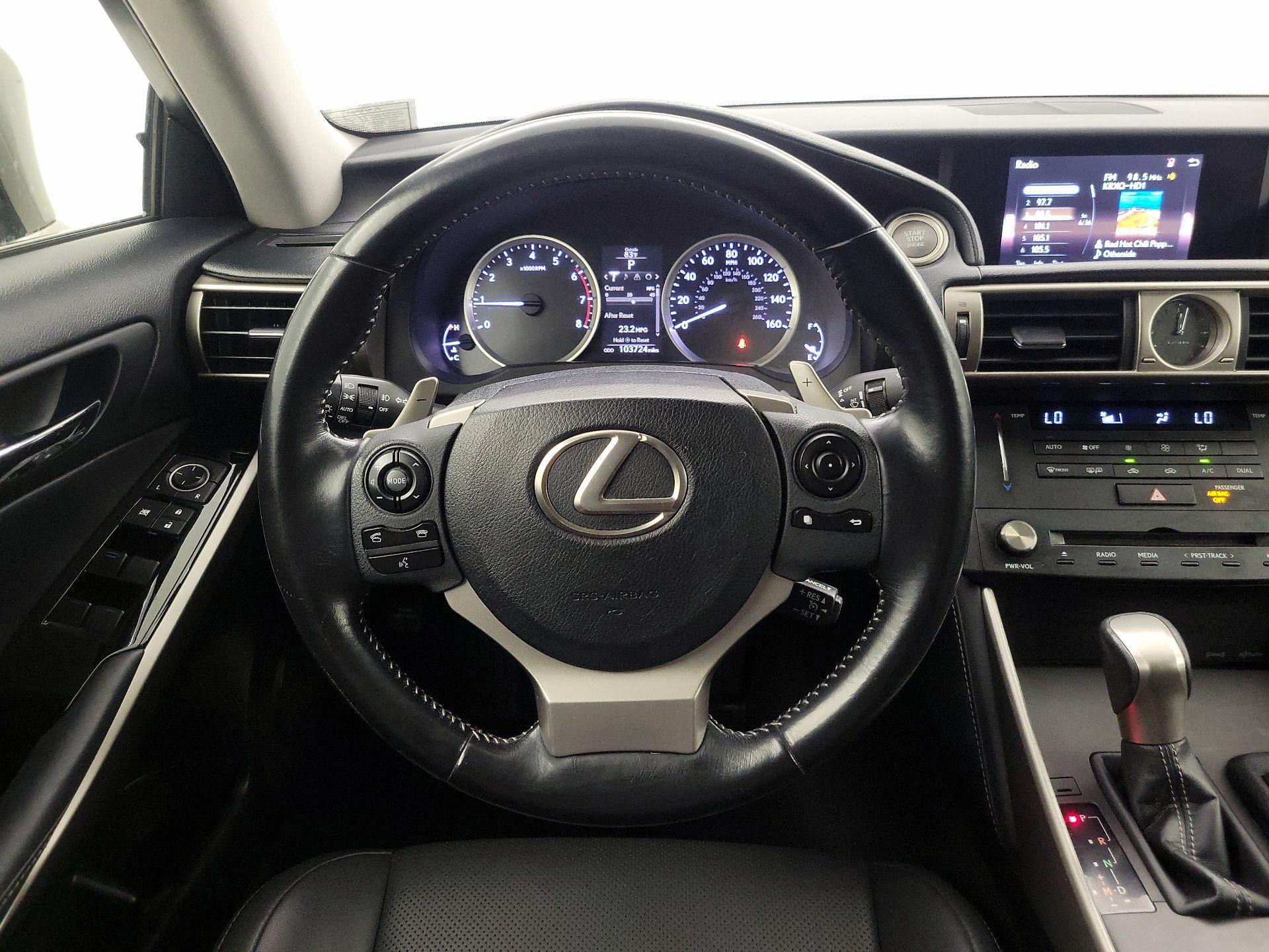 Thumbnail: 2016 Lexus IS - 10