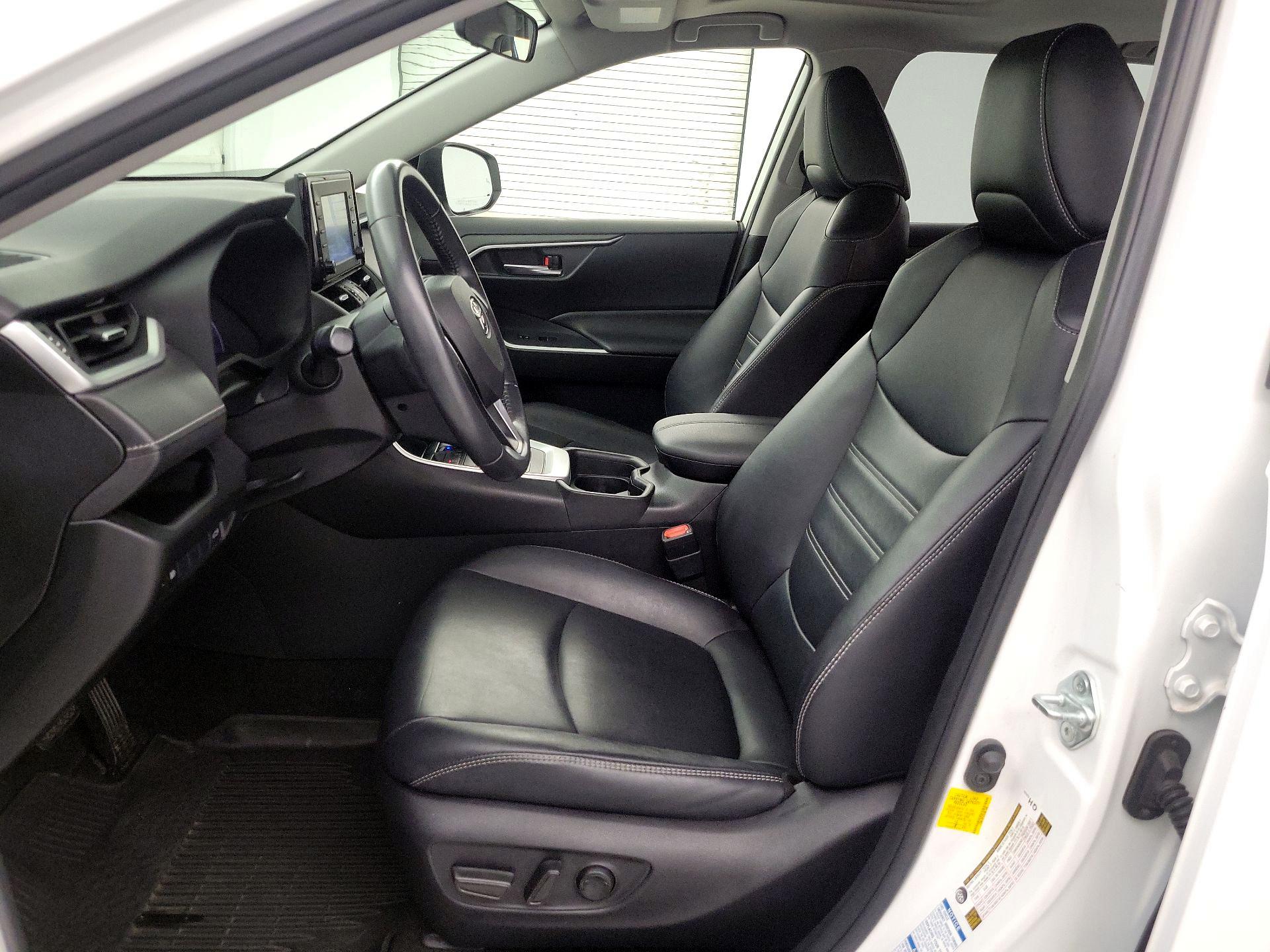 Thumbnail: 2019 Toyota RAV4 - 11