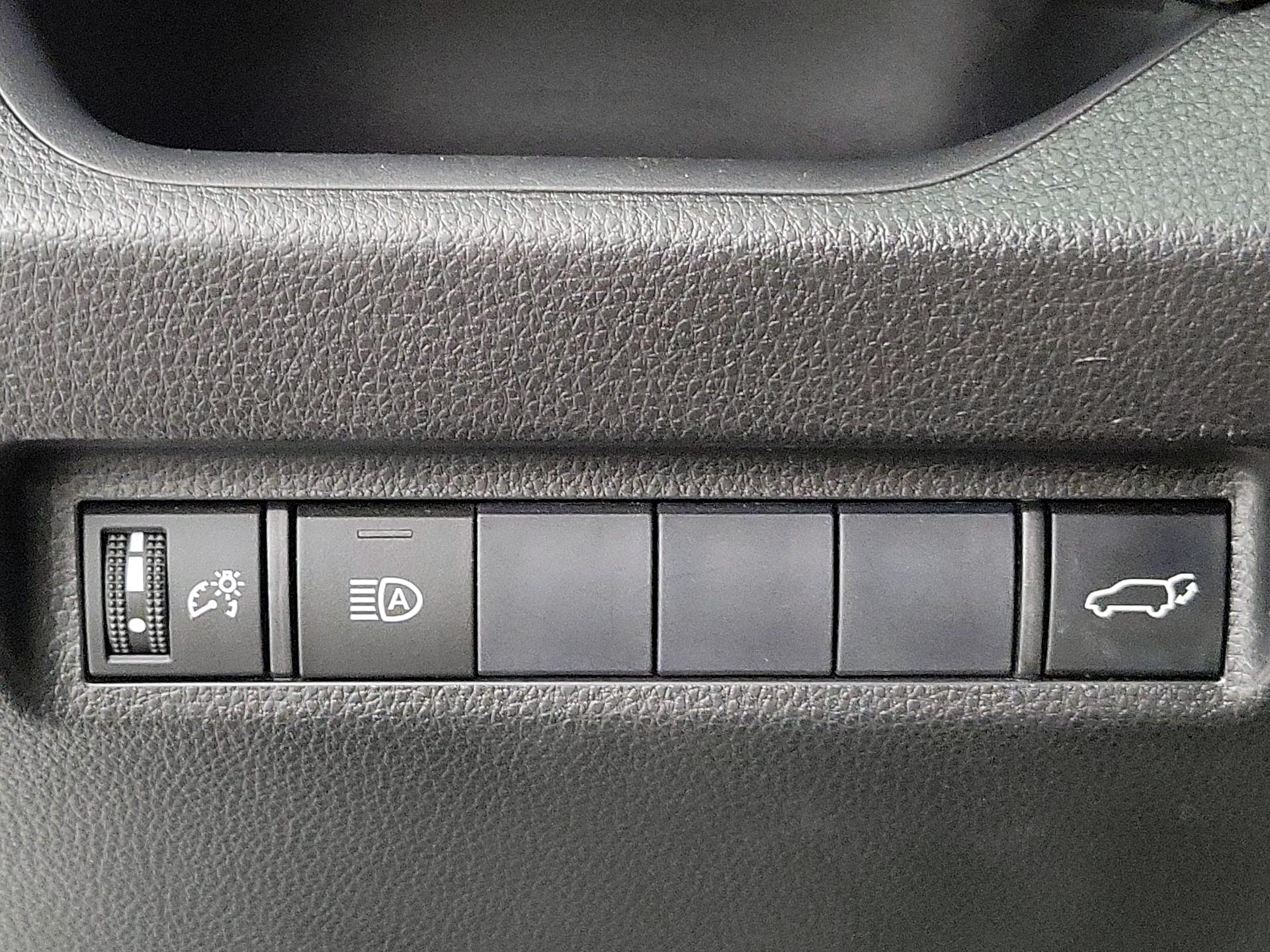 Thumbnail: 2019 Toyota RAV4 - 13