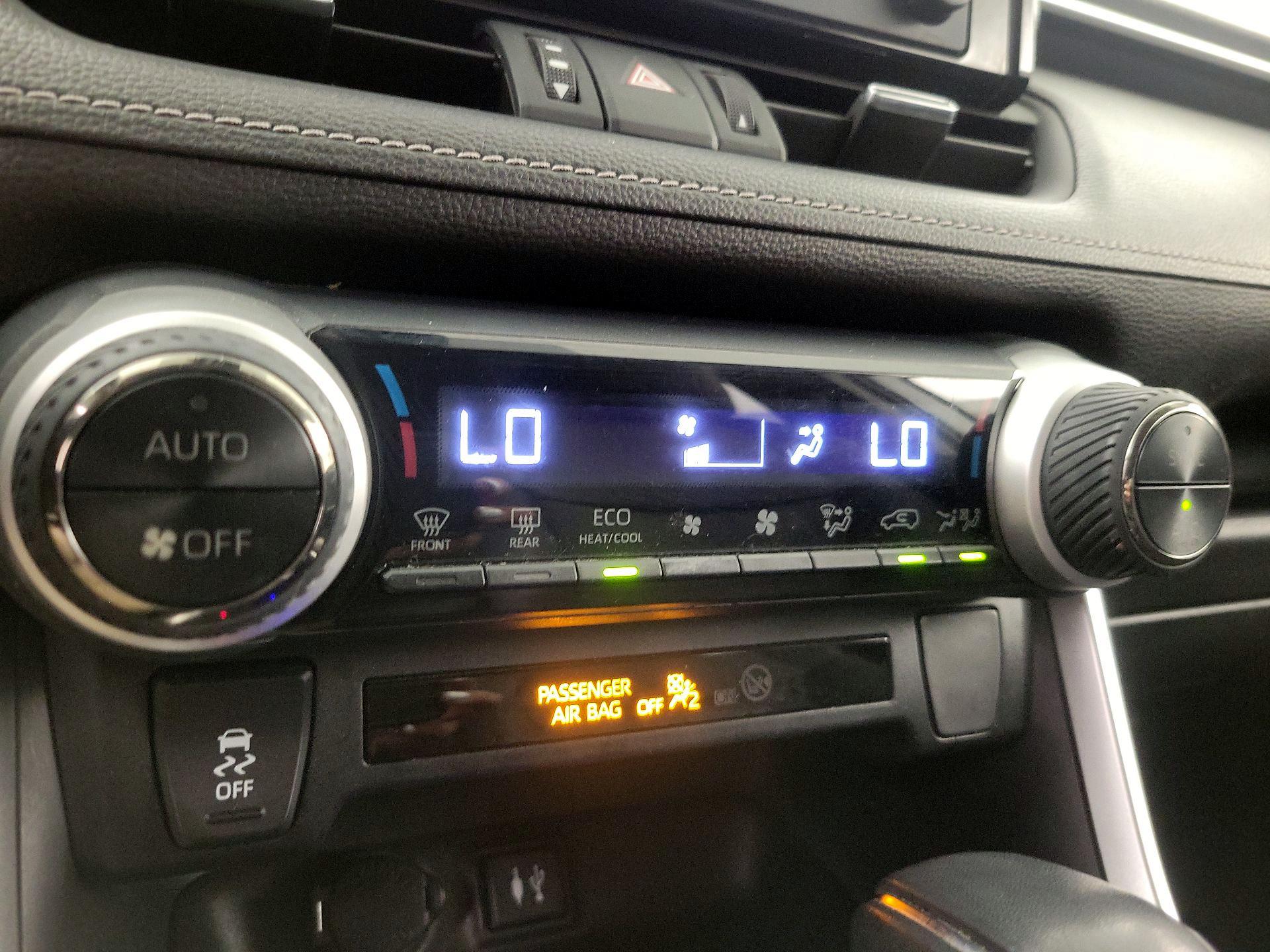 Thumbnail: 2019 Toyota RAV4 - 16