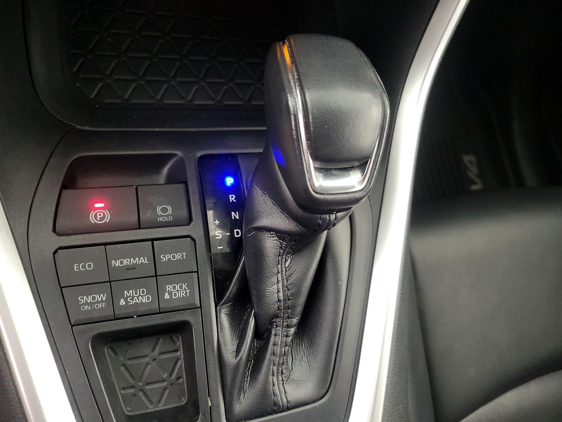 Thumbnail: 2019 Toyota RAV4 - 17