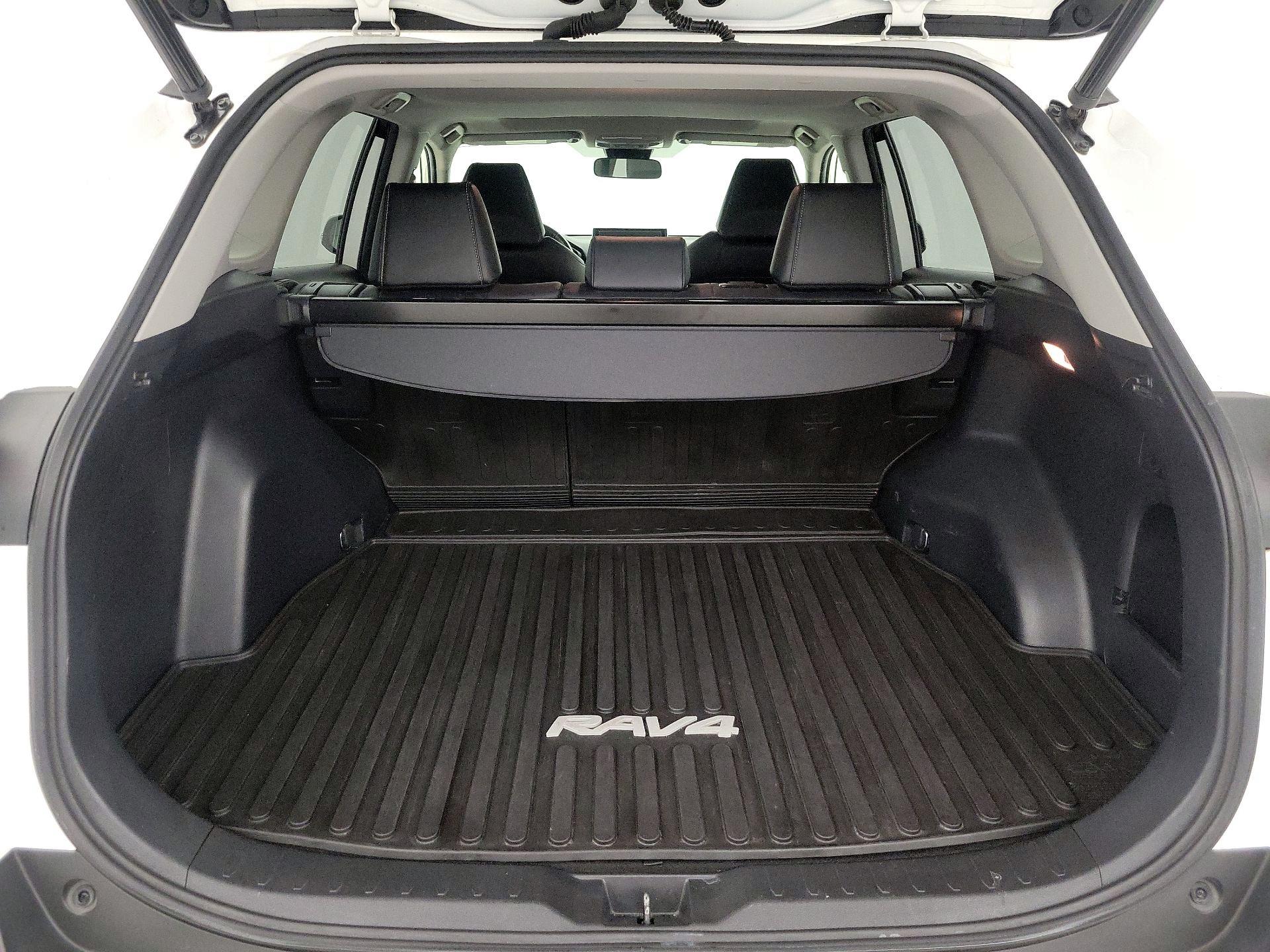 Thumbnail: 2019 Toyota RAV4 - 20