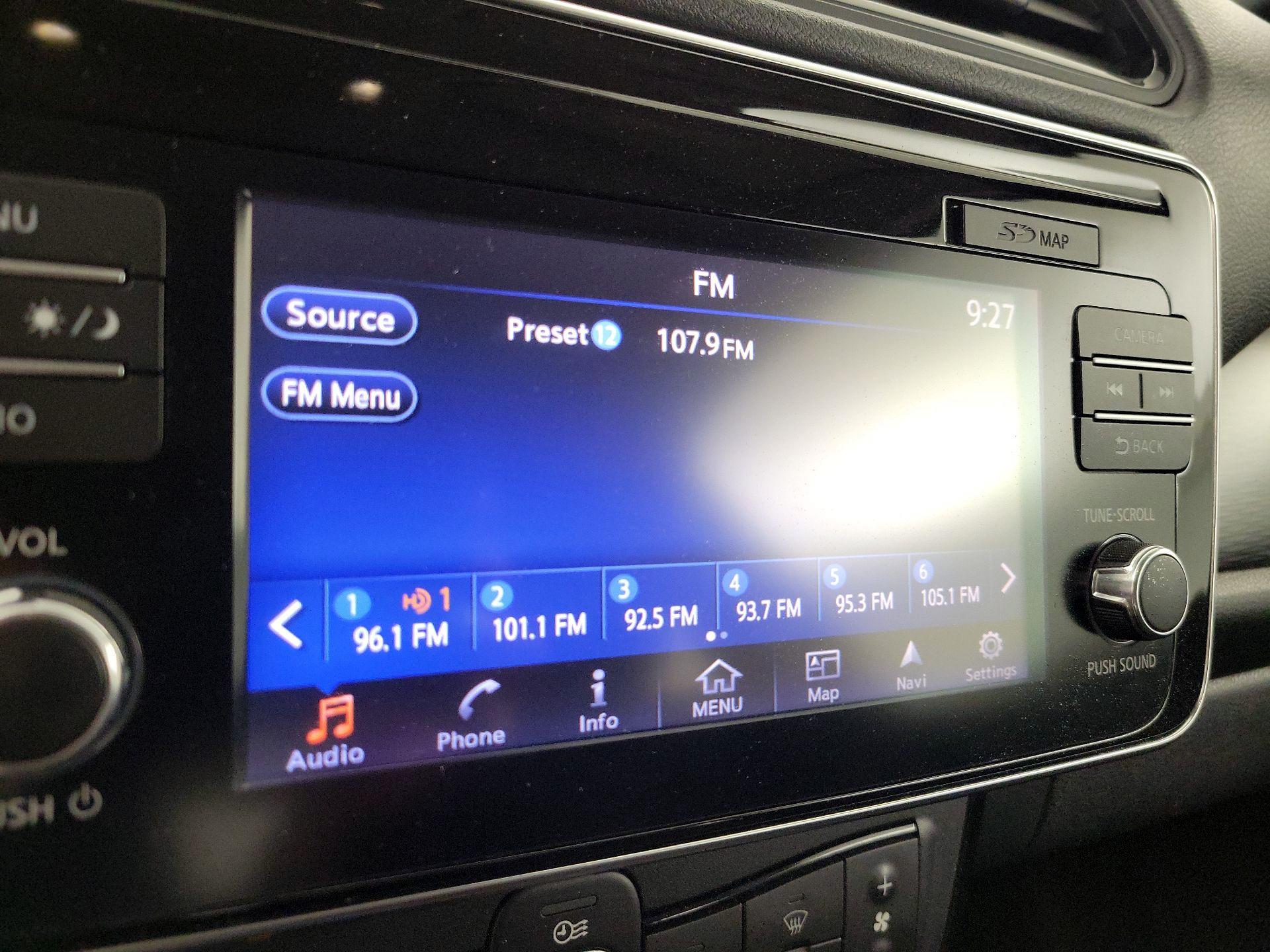 Thumbnail: 2018 Nissan Leaf - 16