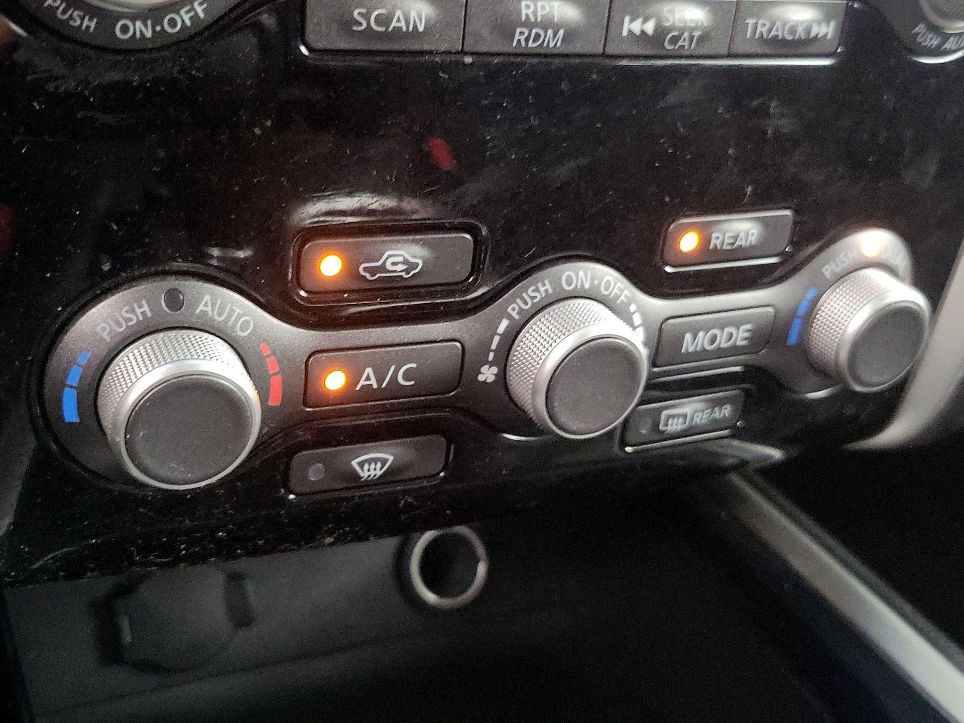 Thumbnail: 2016 Nissan Pathfinder - 15