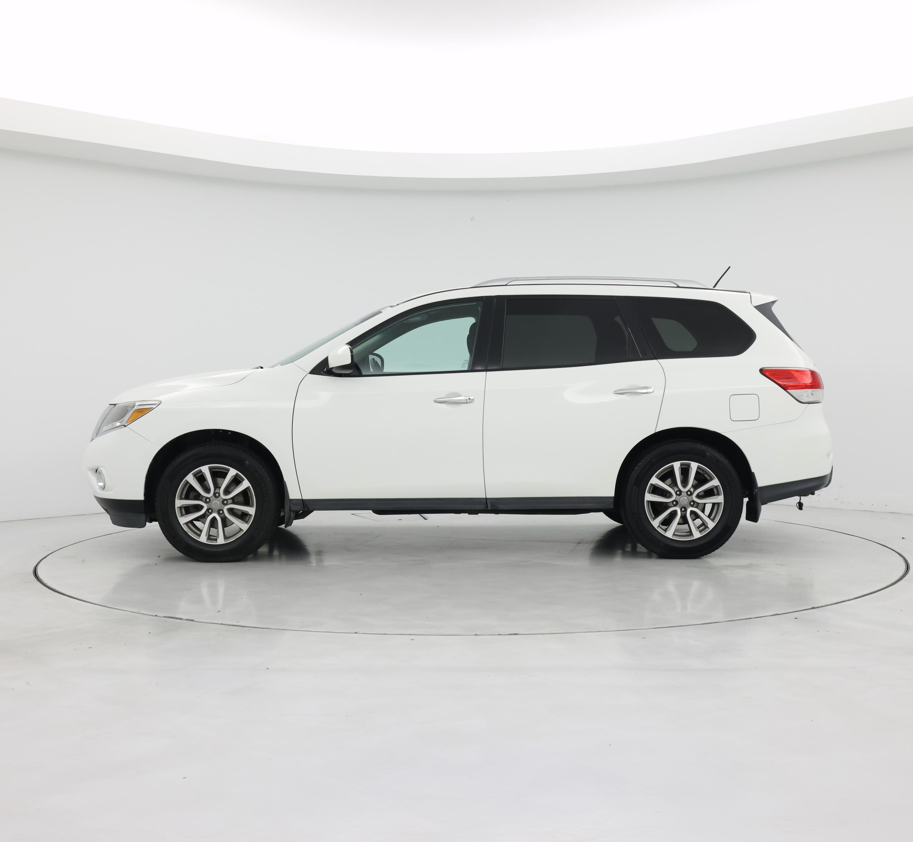 Thumbnail: 2016 Nissan Pathfinder - 3