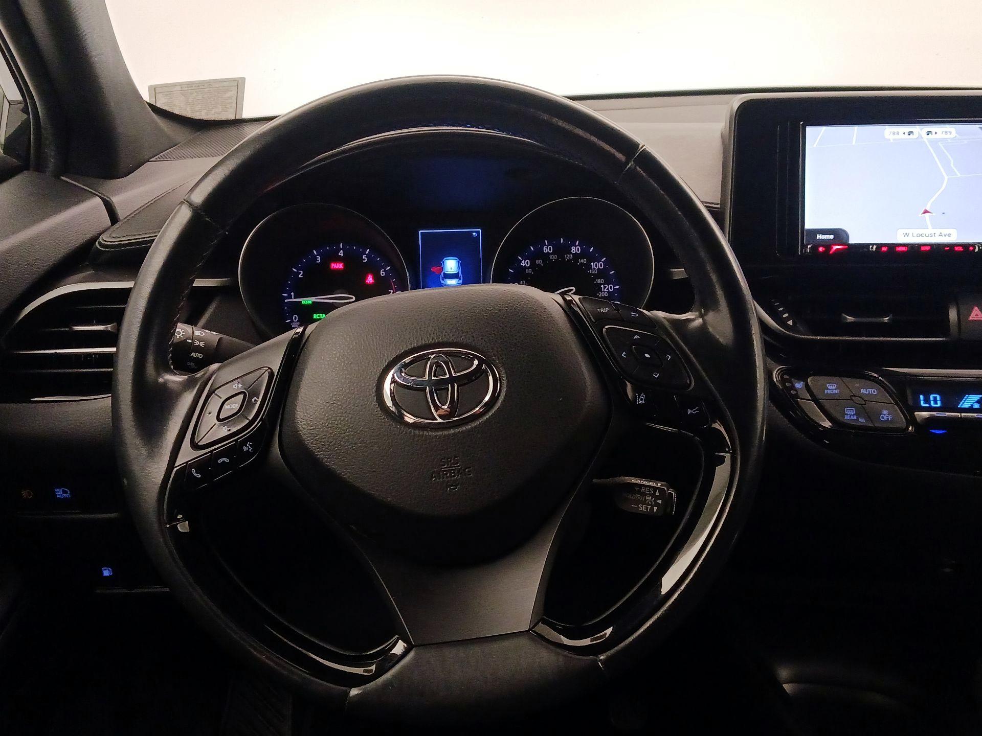 Thumbnail: 2018 Toyota C-HR - 10