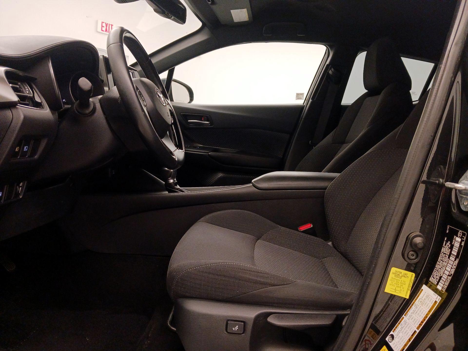 Thumbnail: 2018 Toyota C-HR - 11