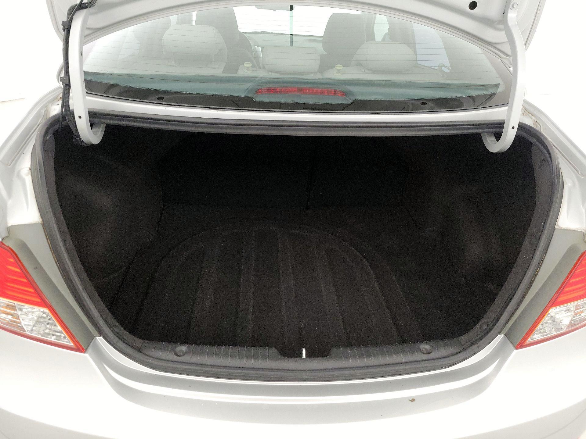 Thumbnail: 2013 Hyundai Accent - 19