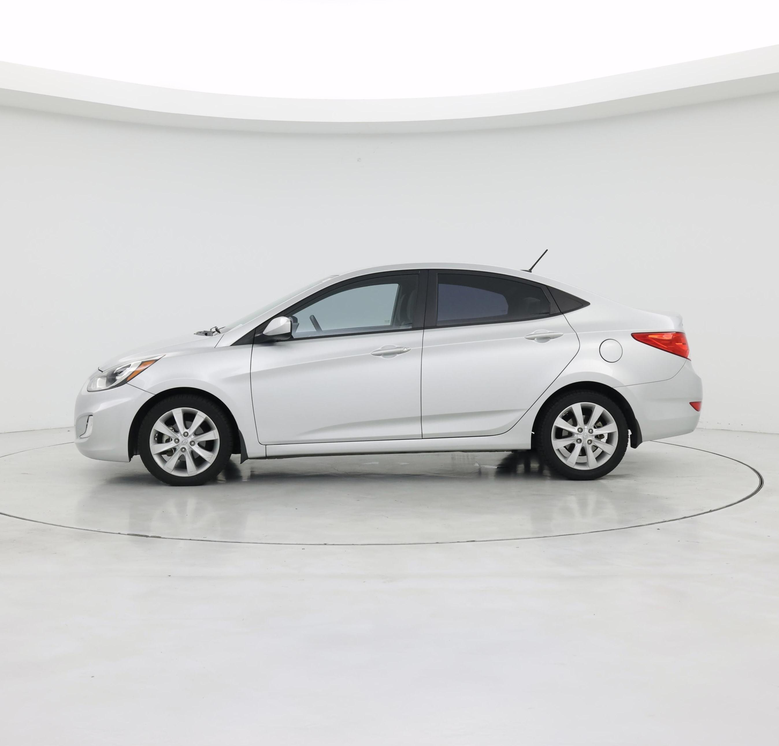 Thumbnail: 2013 Hyundai Accent - 3