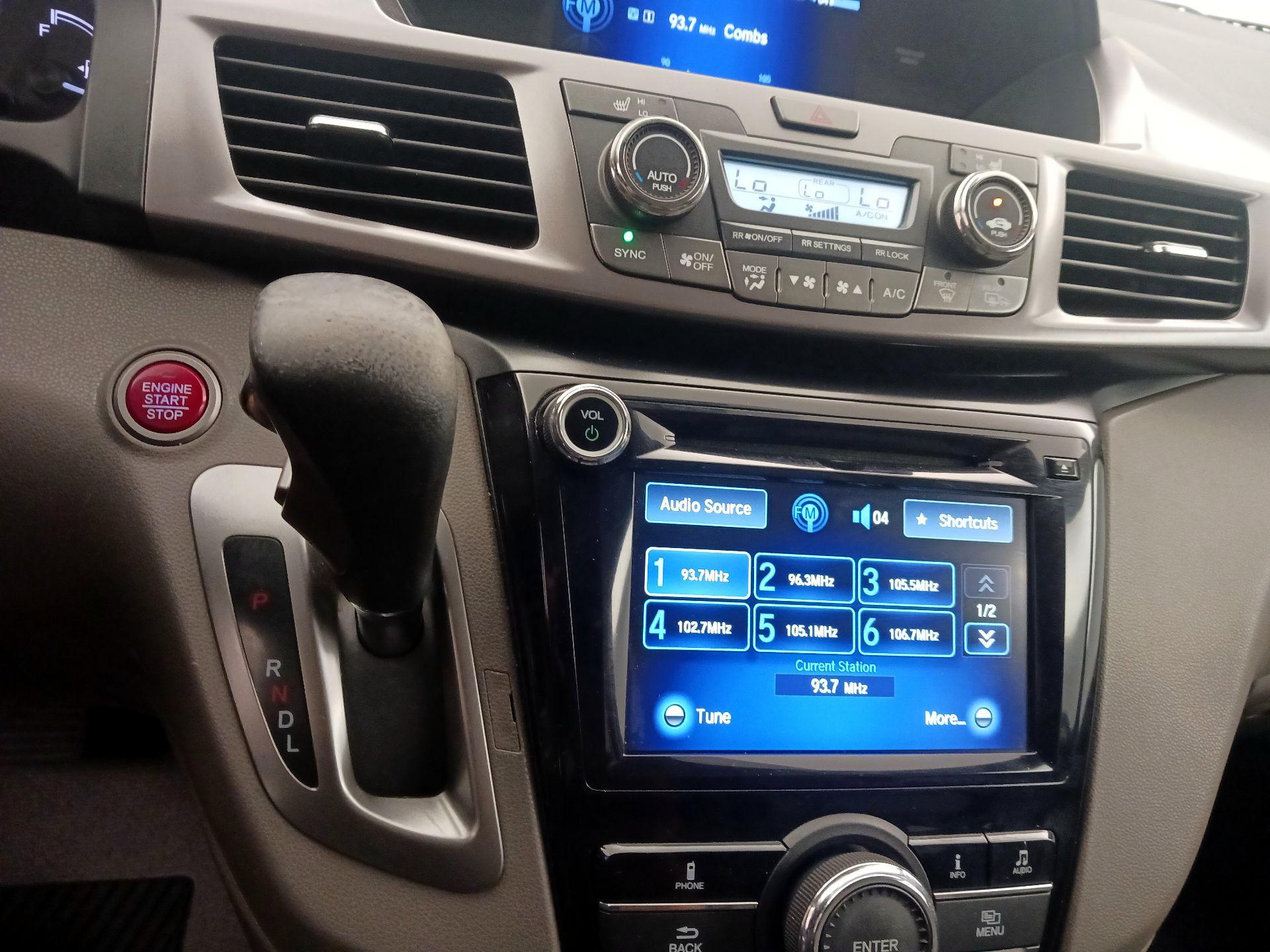 Thumbnail: 2016 Honda Odyssey - 17