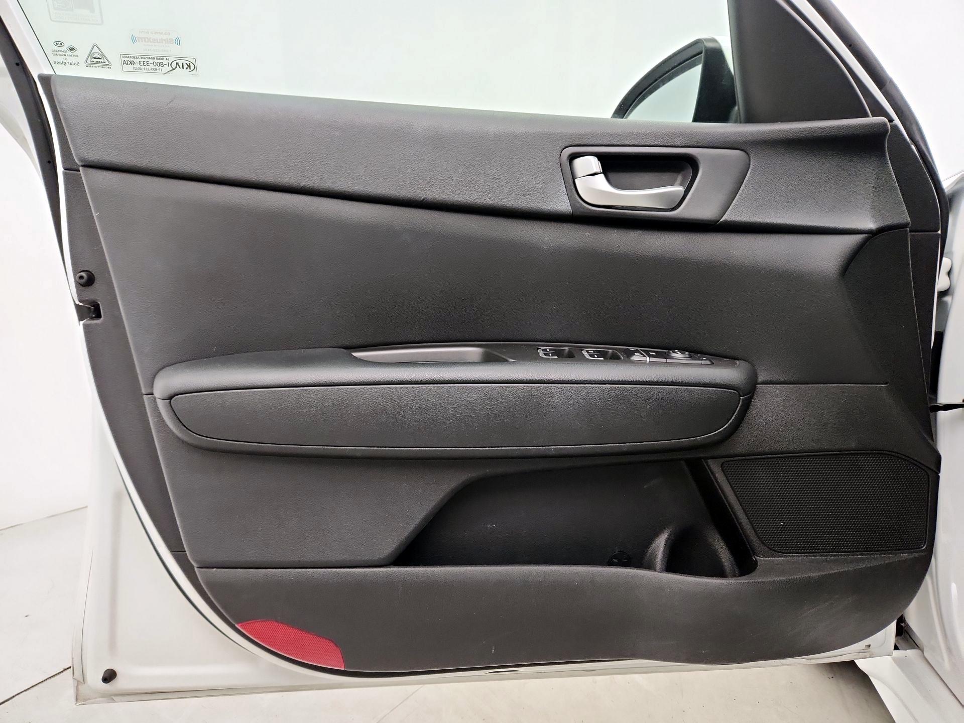 Thumbnail: 2016 Kia Optima - 12