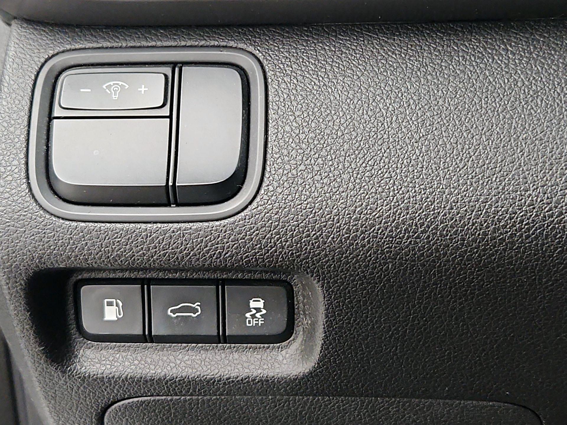 Thumbnail: 2016 Kia Optima - 13