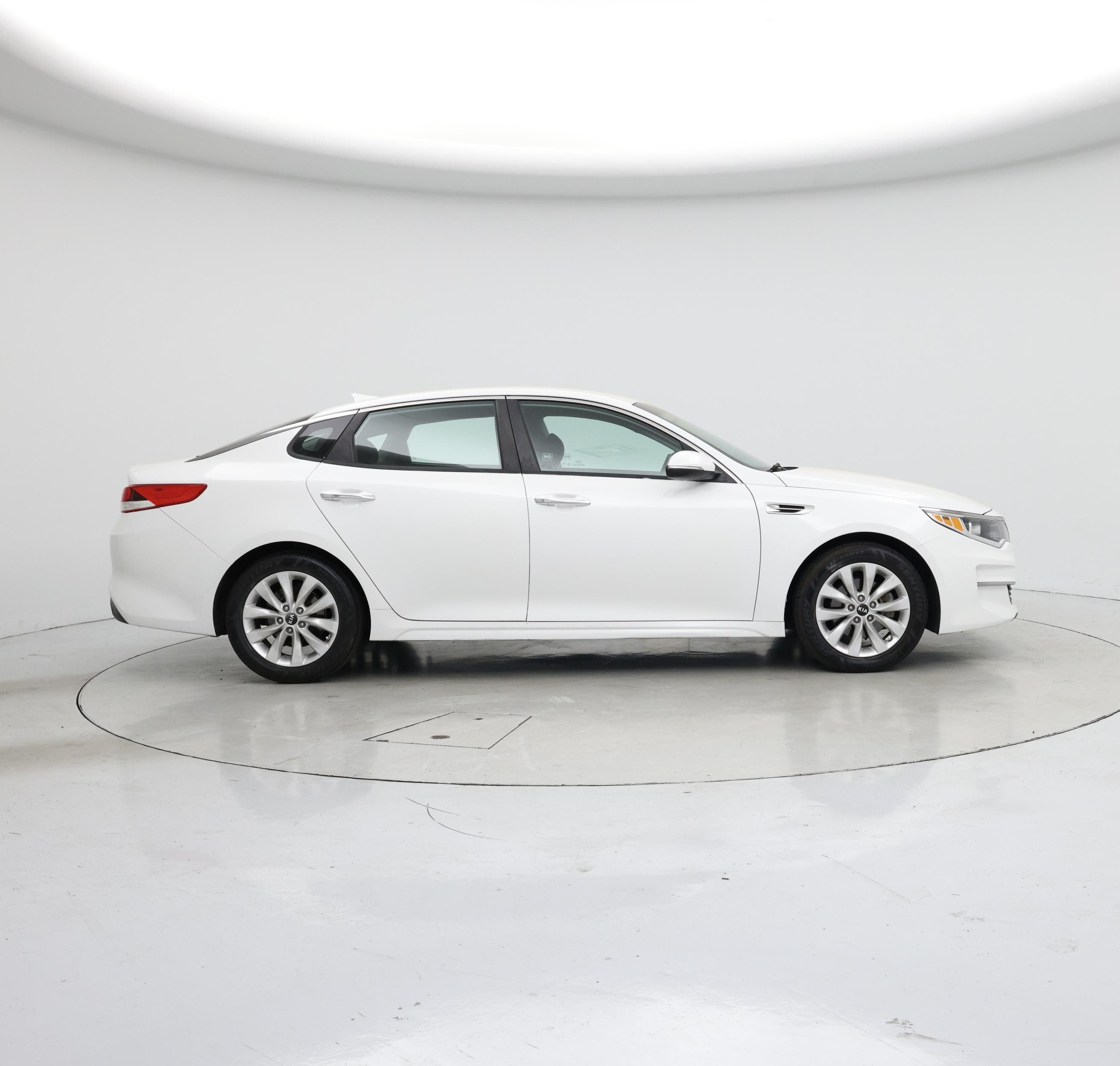 Thumbnail: 2016 Kia Optima - 7