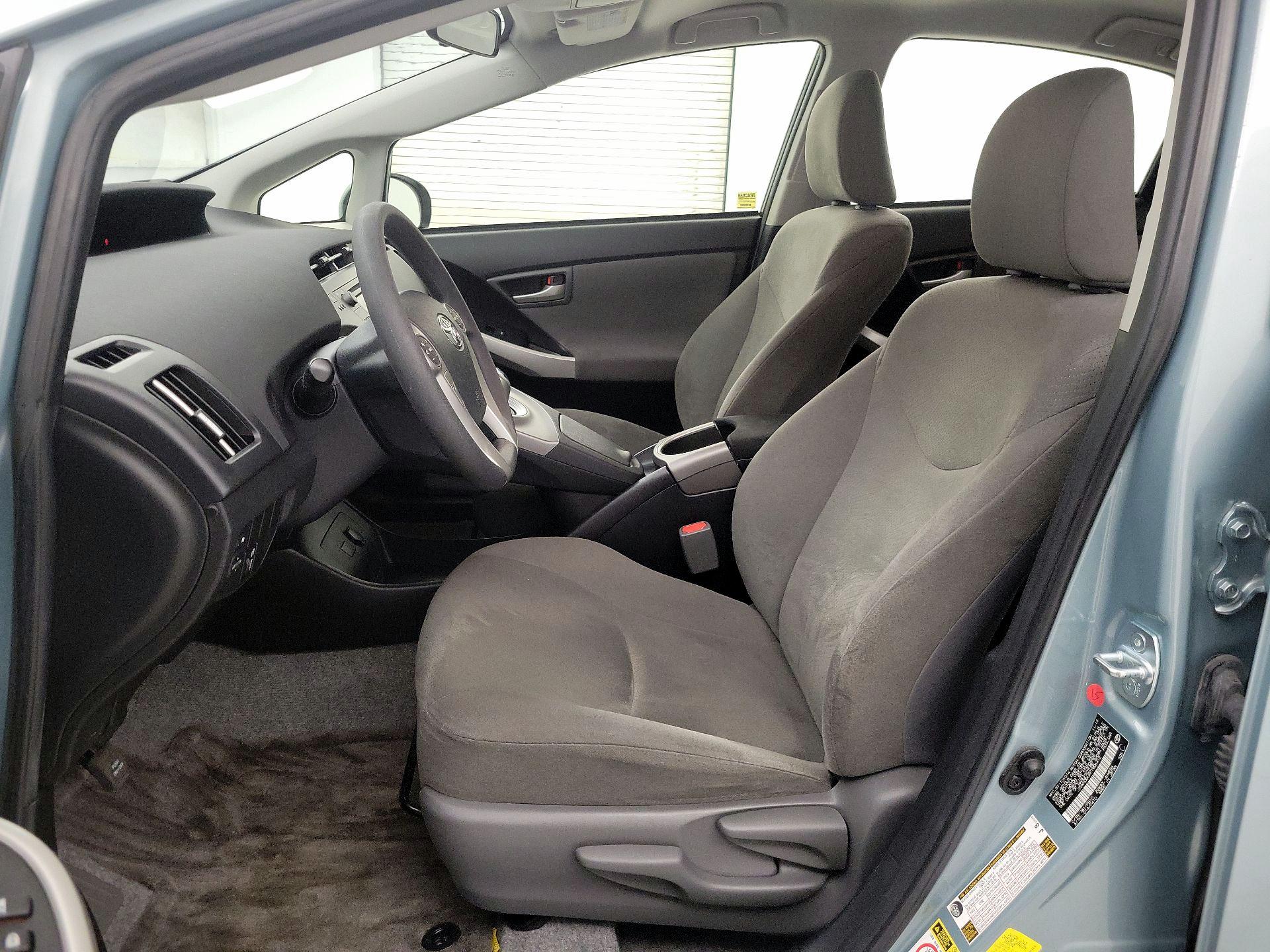 Thumbnail: 2015 Toyota Prius - 11