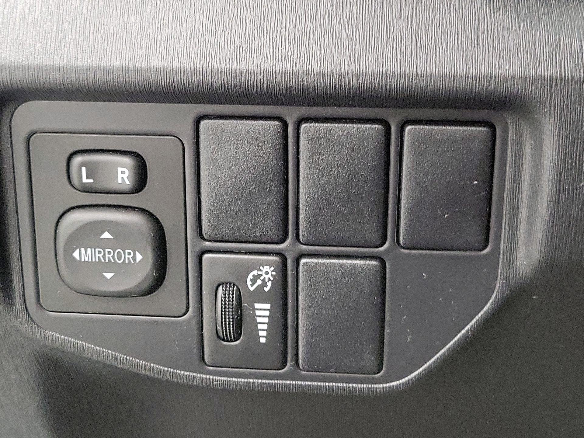 Thumbnail: 2015 Toyota Prius - 13
