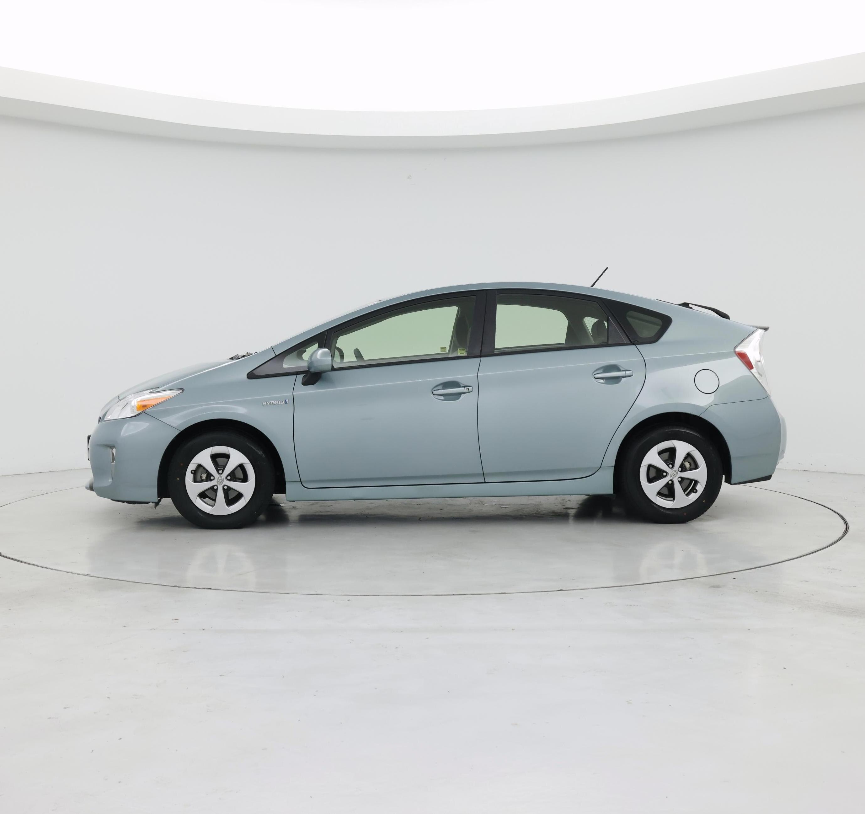 Thumbnail: 2015 Toyota Prius - 3