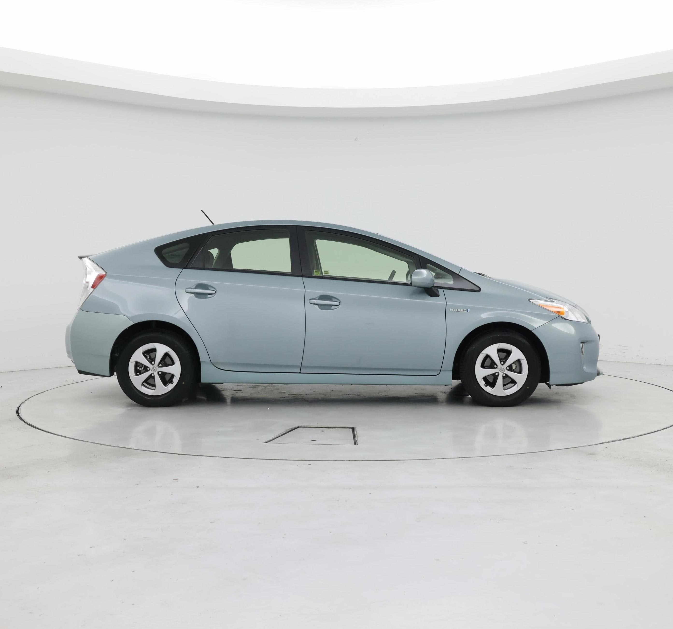 Thumbnail: 2015 Toyota Prius - 7