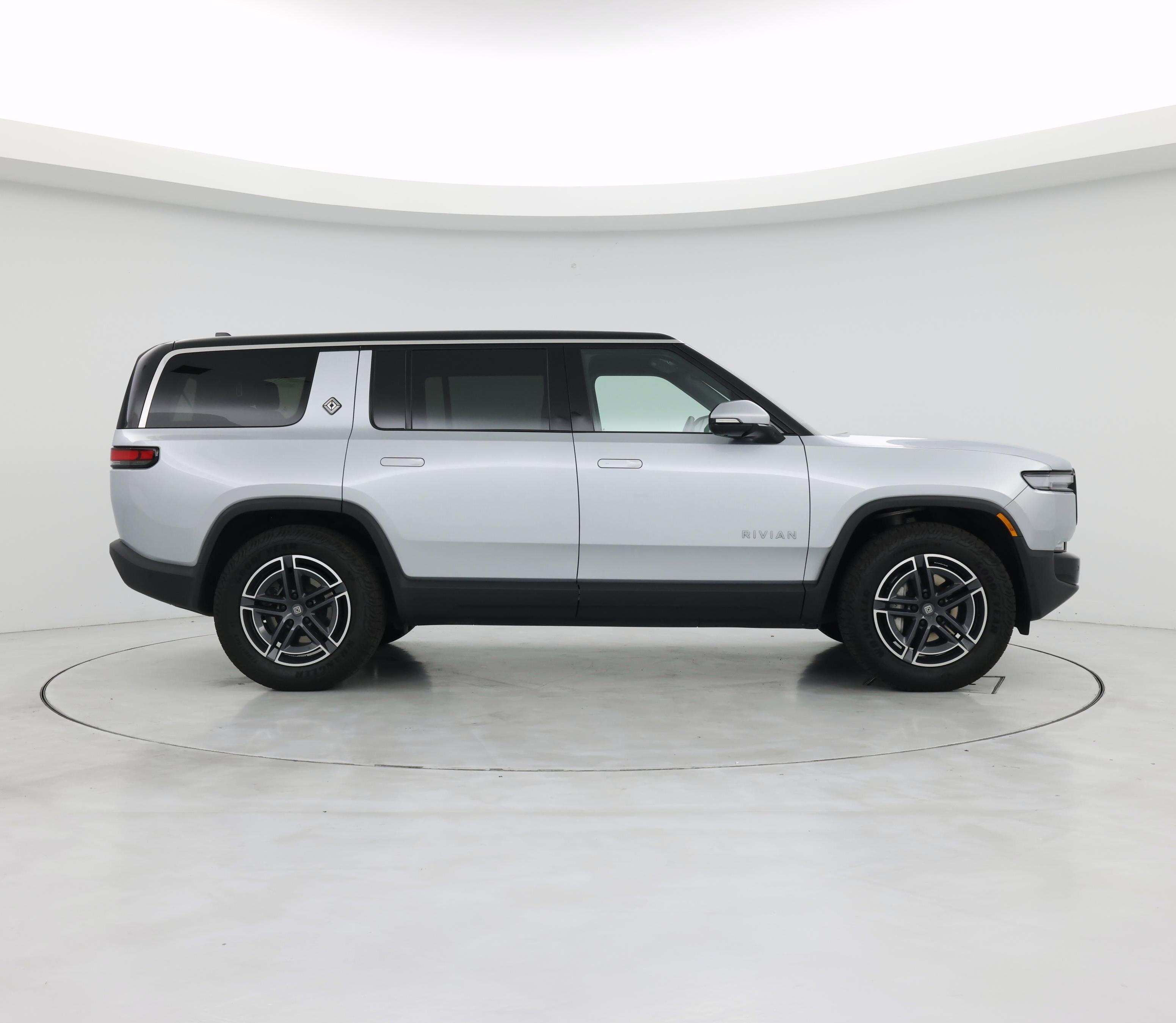 Thumbnail: 2025 Rivian R1S - 7