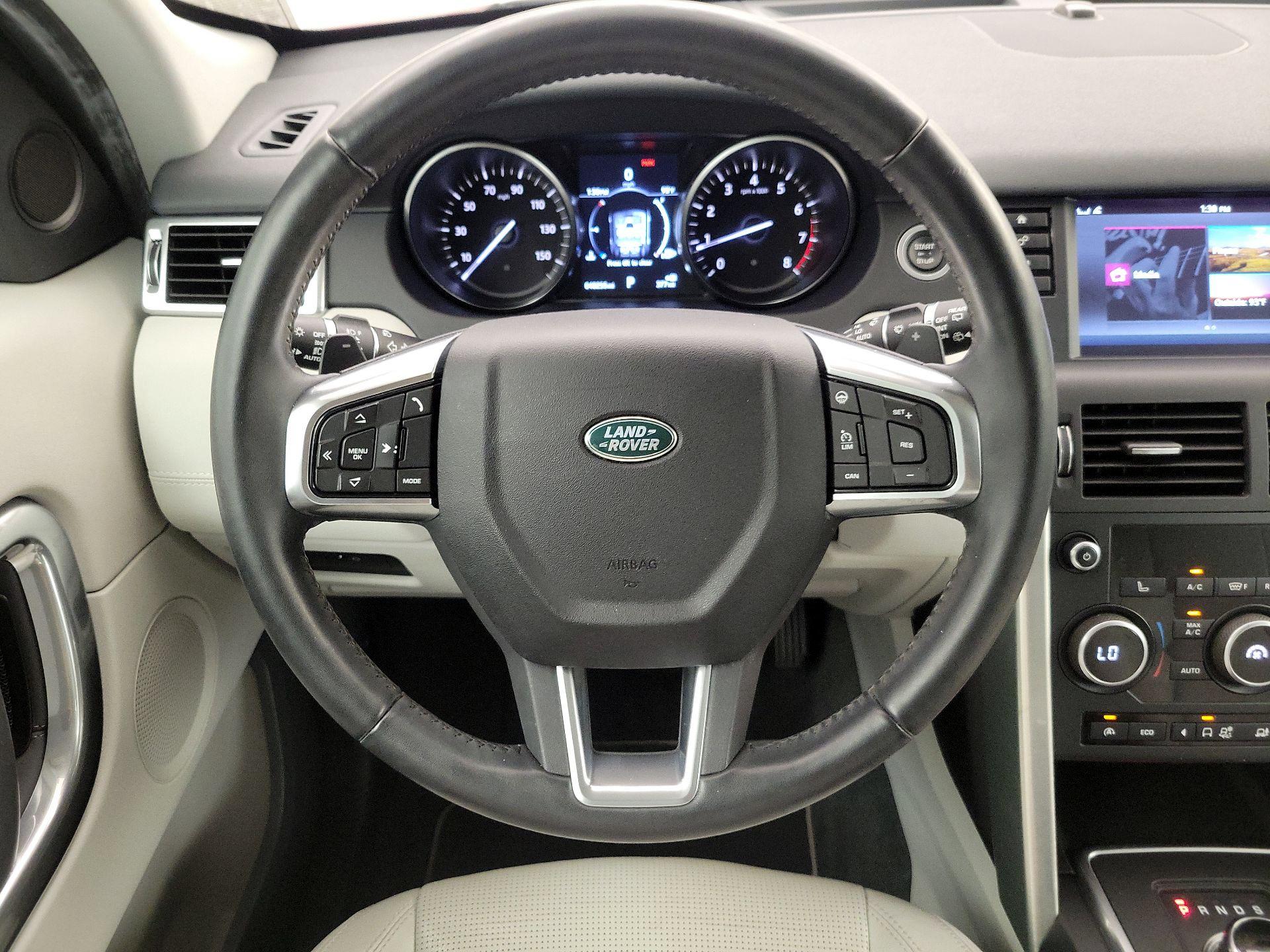 Thumbnail: 2017 Land Rover Discovery Sport - 10