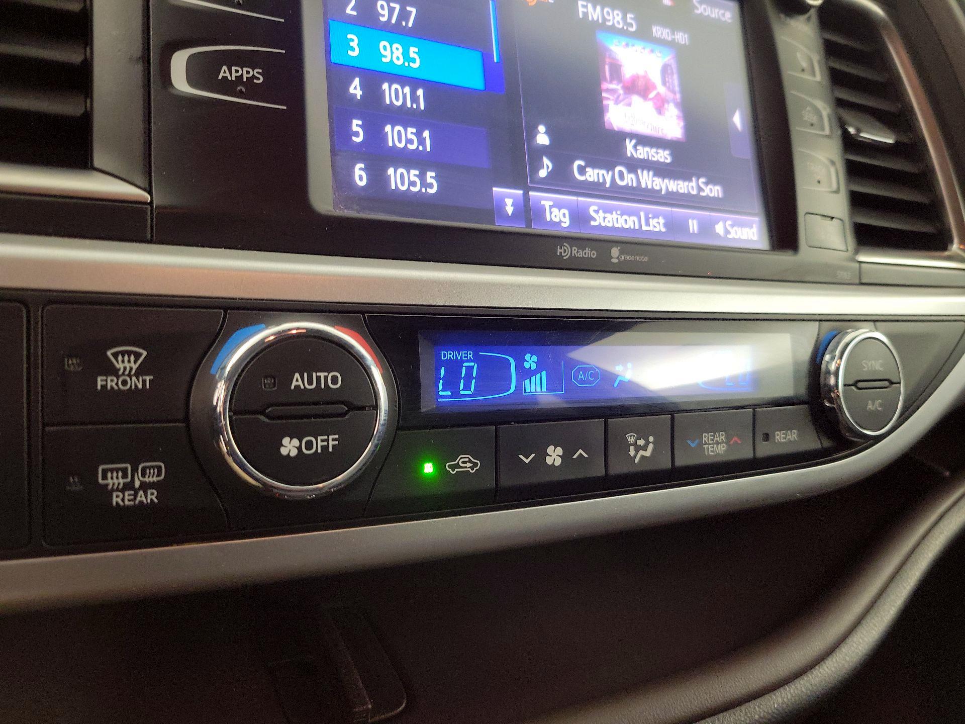 Thumbnail: 2014 Toyota Highlander - 16