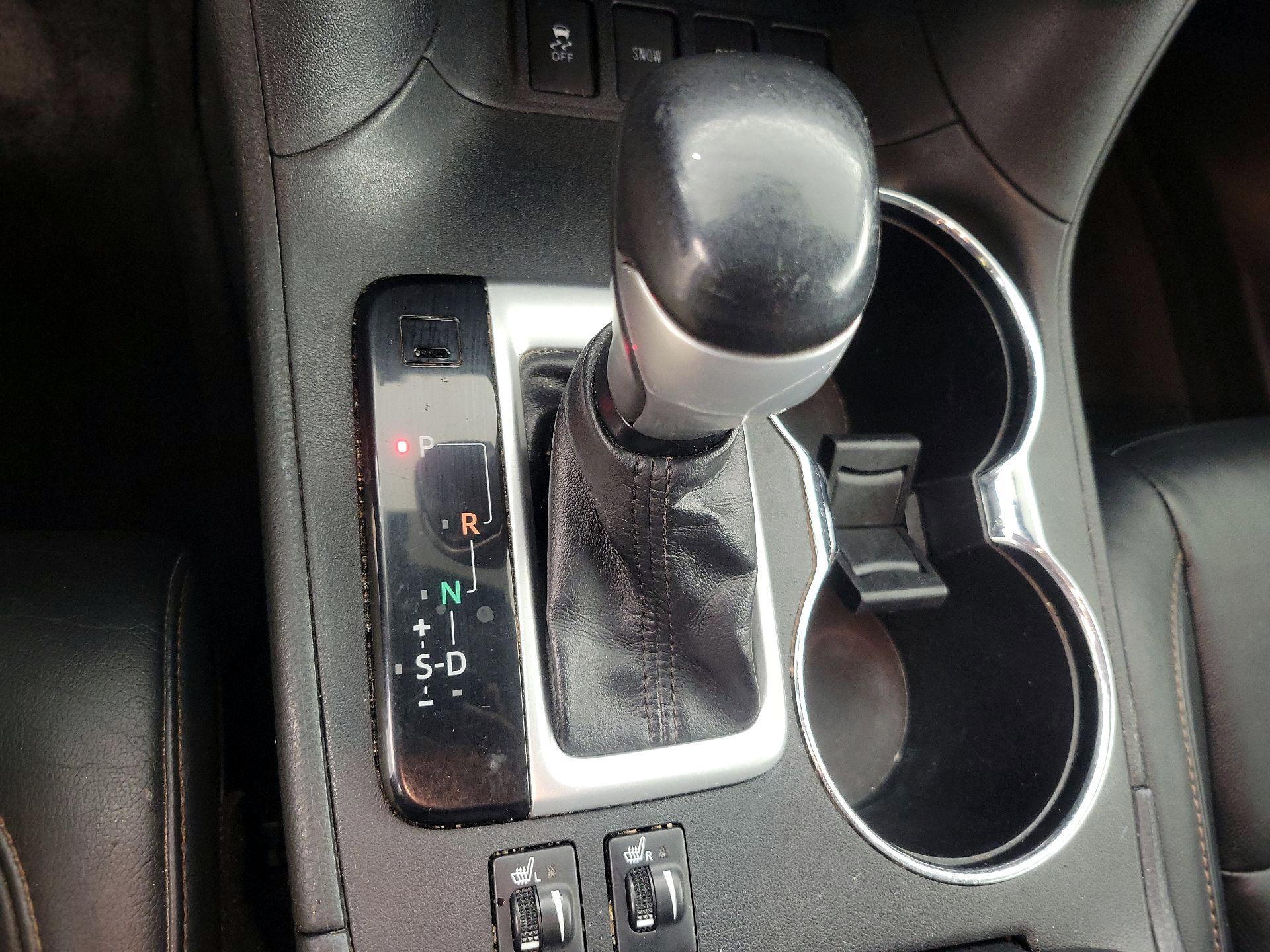 Thumbnail: 2014 Toyota Highlander - 17