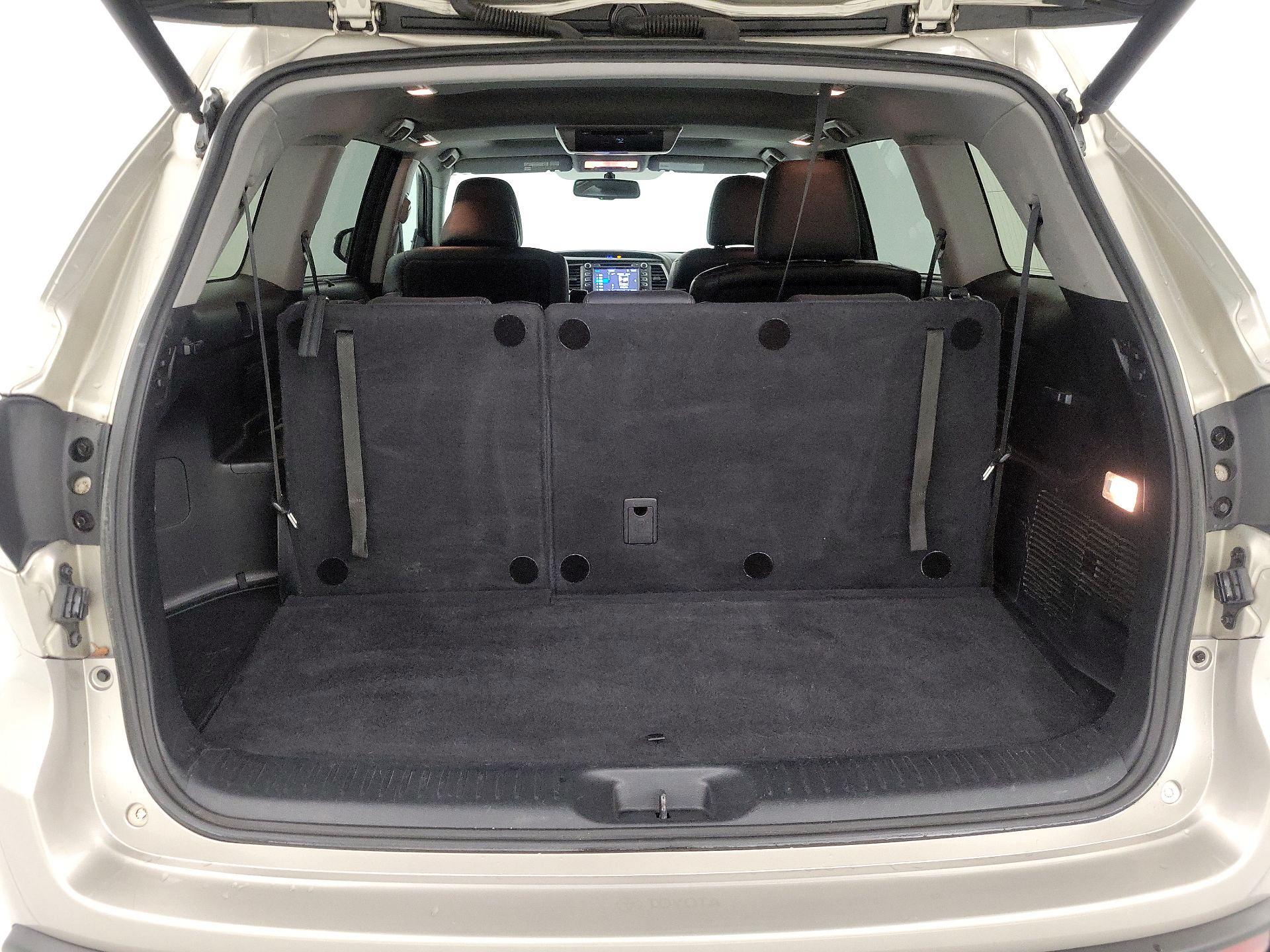 Thumbnail: 2014 Toyota Highlander - 20
