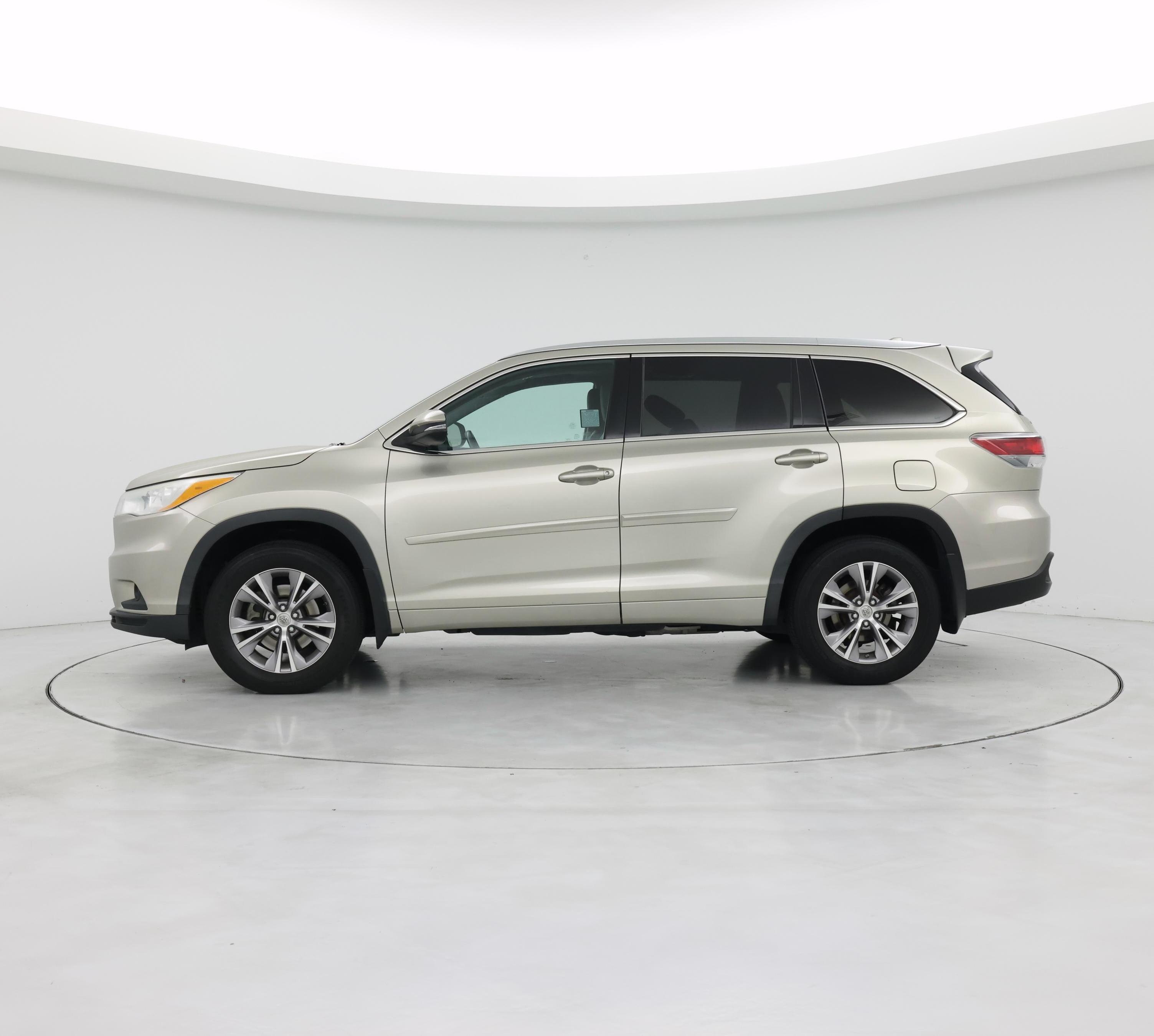 Thumbnail: 2014 Toyota Highlander - 3