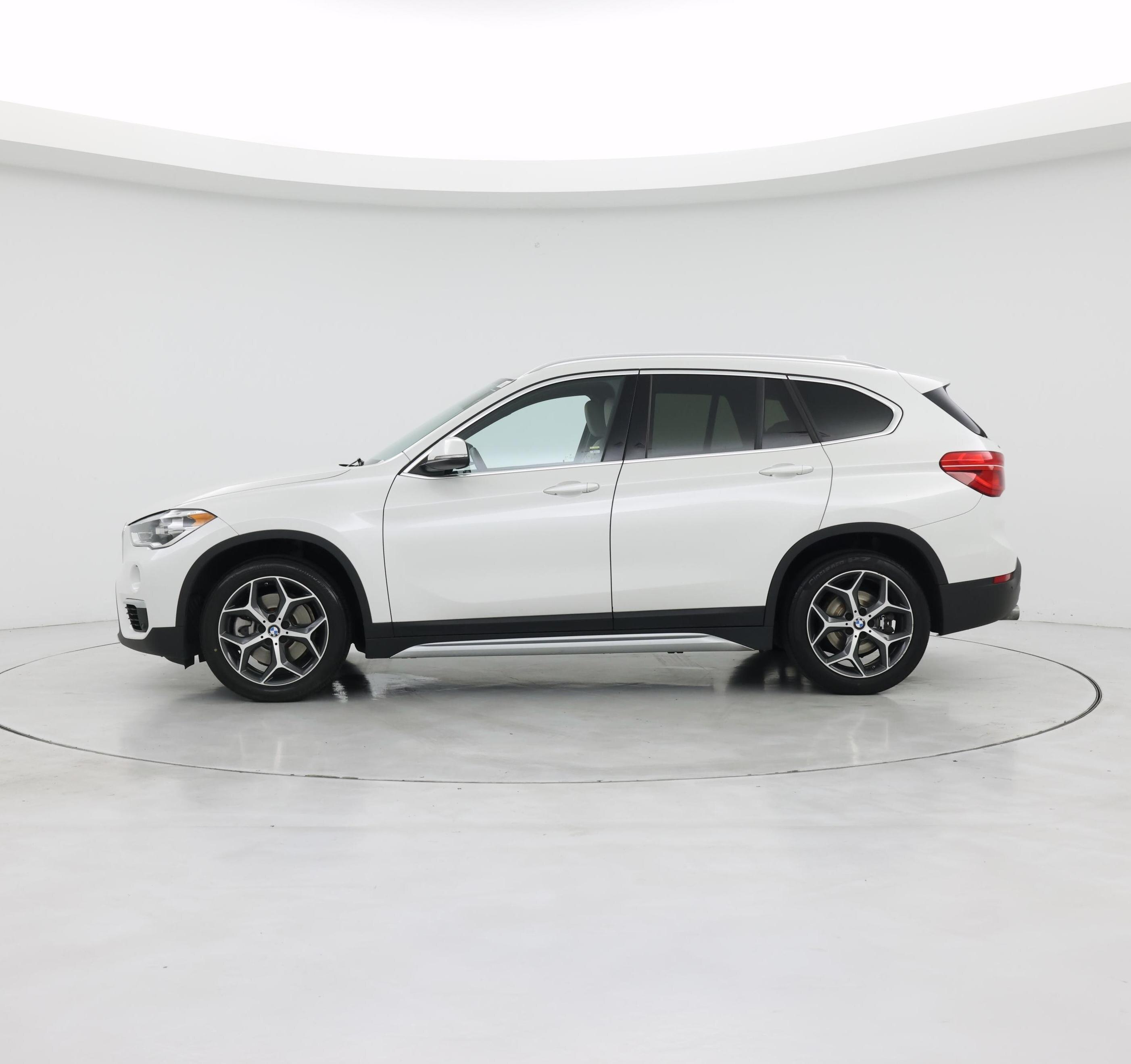 Thumbnail: 2019 BMW X1 - 3
