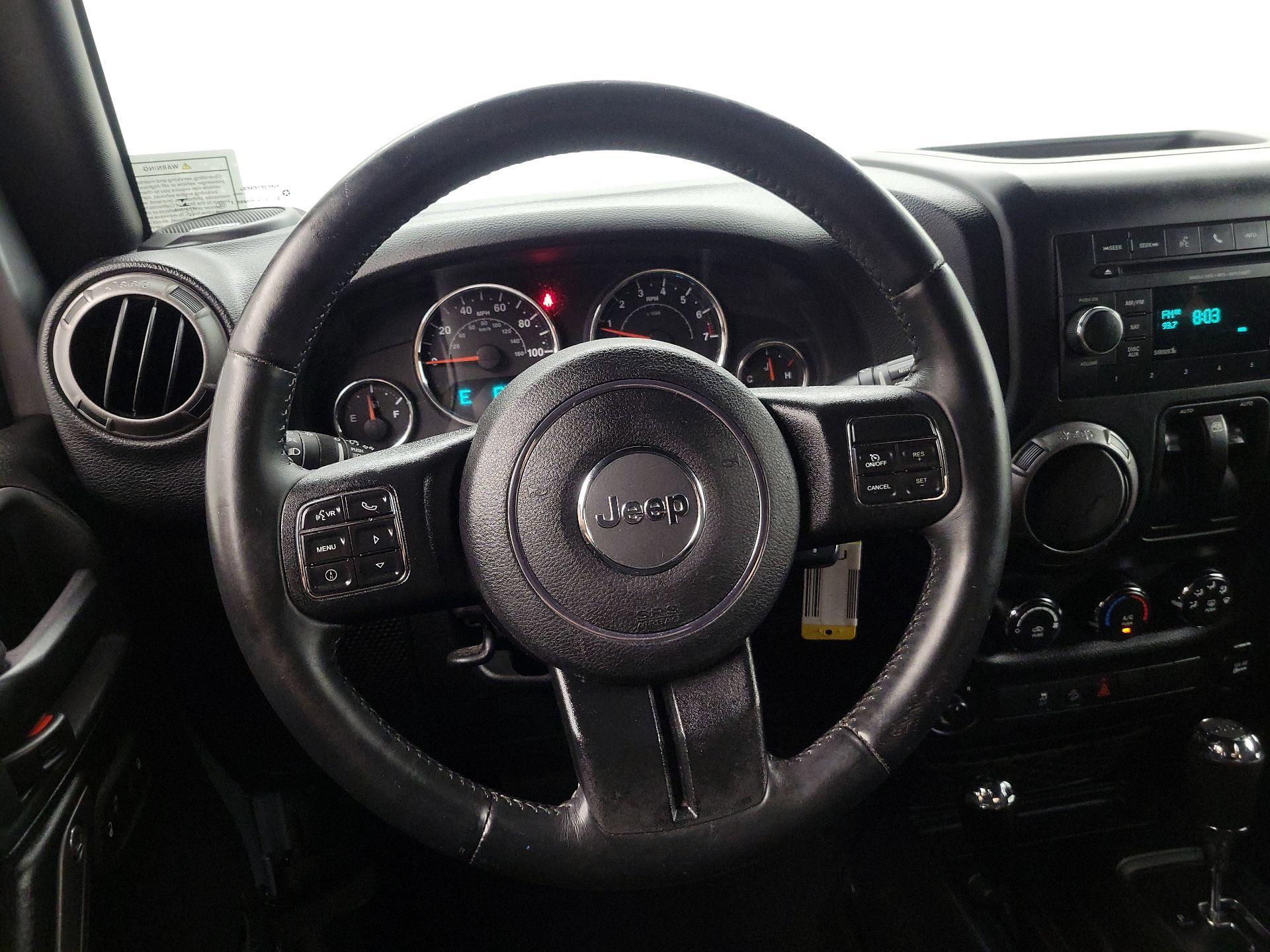 Thumbnail: 2015 Jeep Wrangler - 10