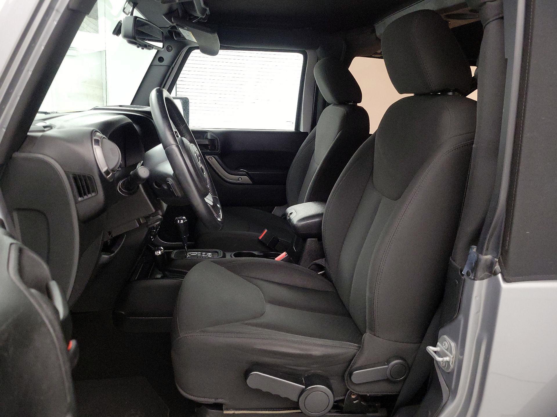 Thumbnail: 2015 Jeep Wrangler - 11