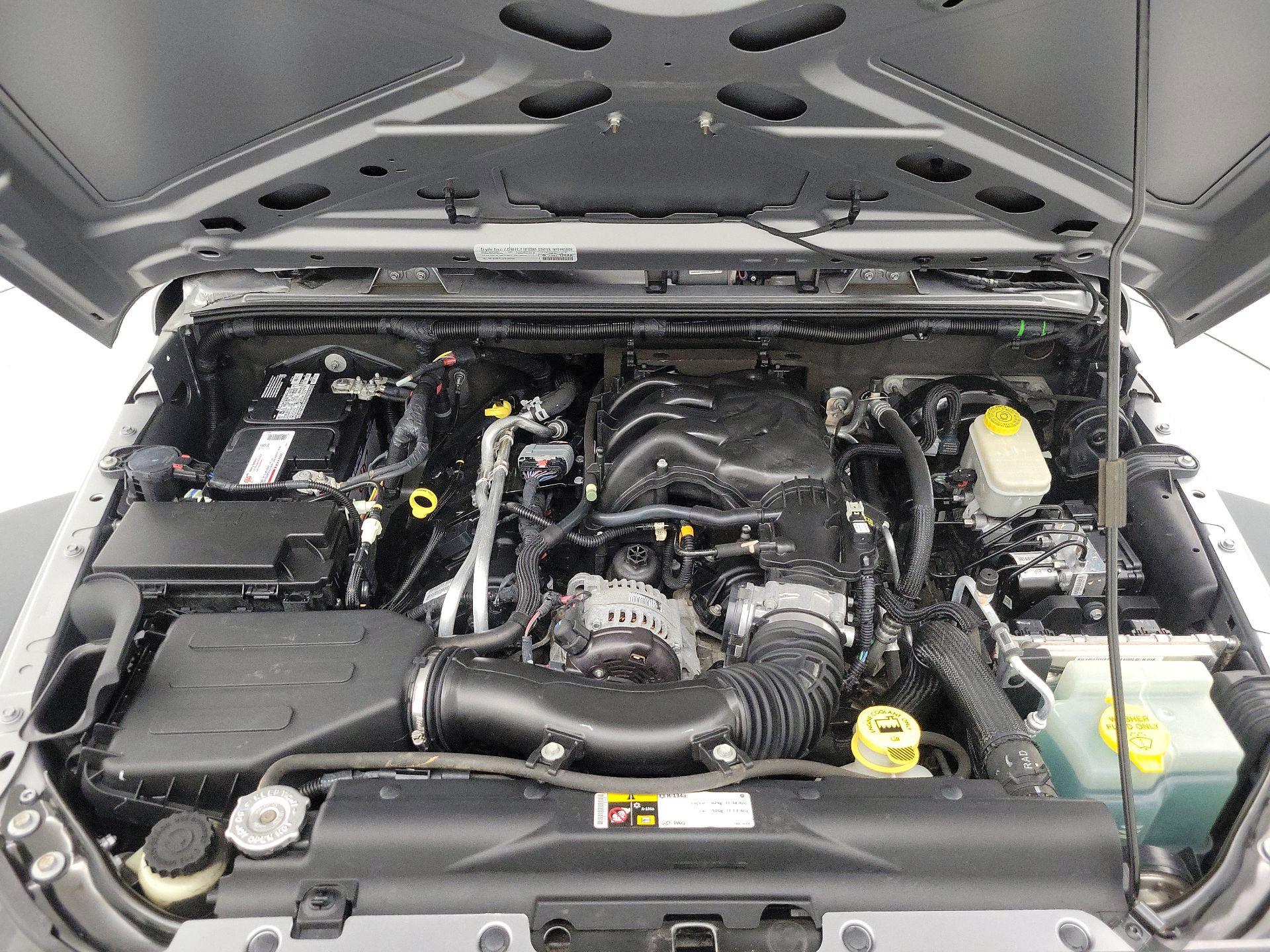 Thumbnail: 2015 Jeep Wrangler - 17