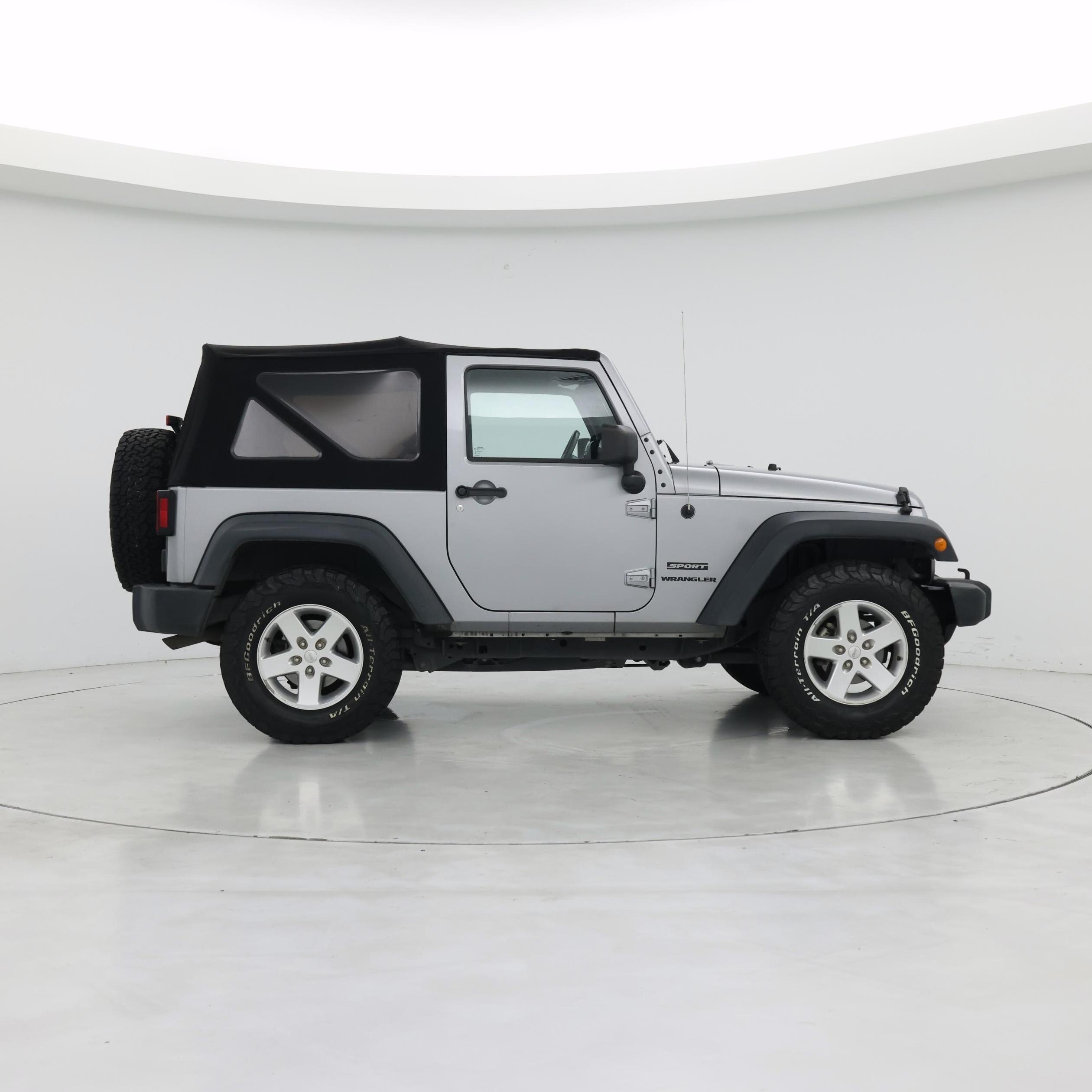 Thumbnail: 2015 Jeep Wrangler - 7