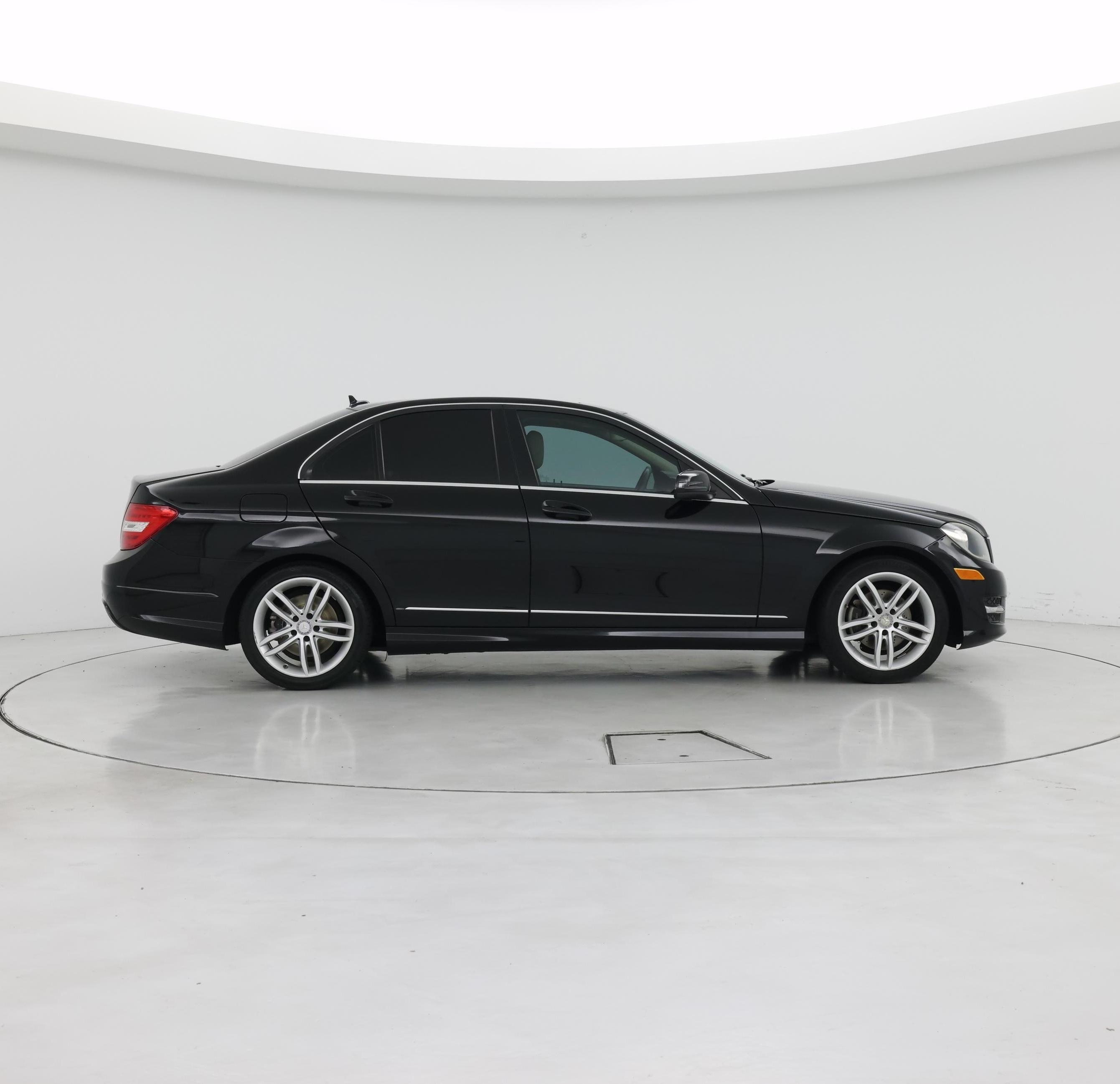 Thumbnail: 2014 Mercedes-Benz C-Class - 7