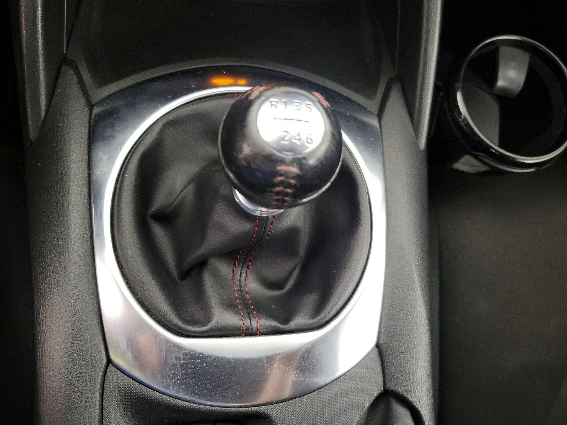 Thumbnail: 2016 Mazda MX-5 Miata - 16