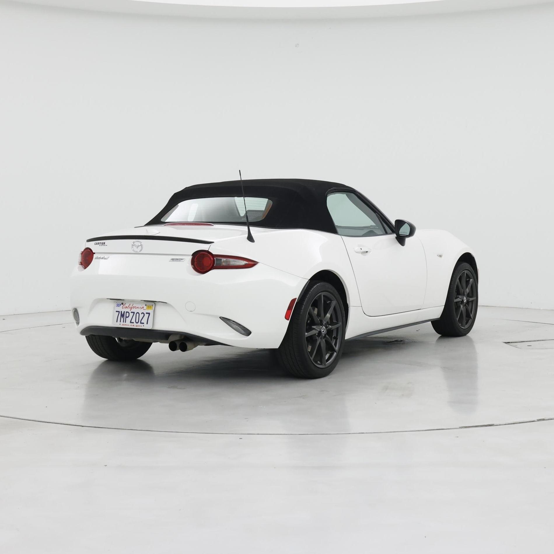 Thumbnail: 2016 Mazda MX-5 Miata - 8