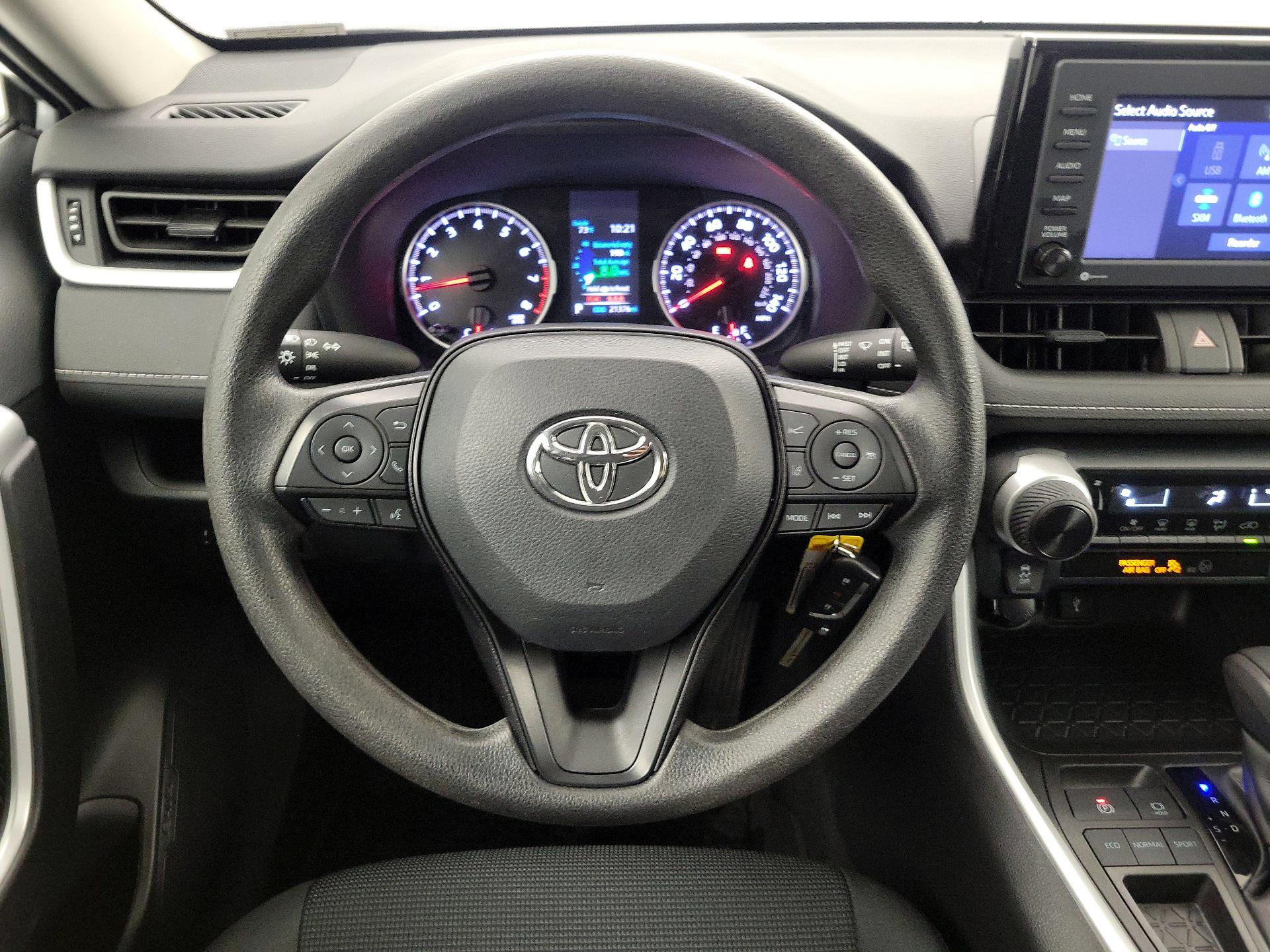 Thumbnail: 2022 Toyota RAV4 - 10