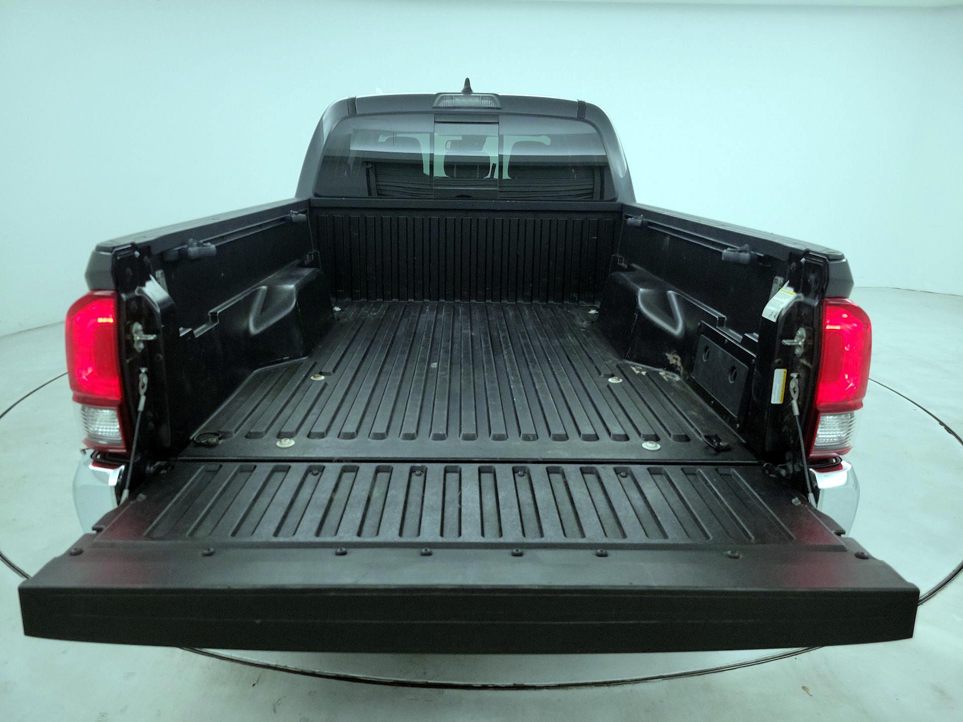 Thumbnail: 2020 Toyota Tacoma - 20