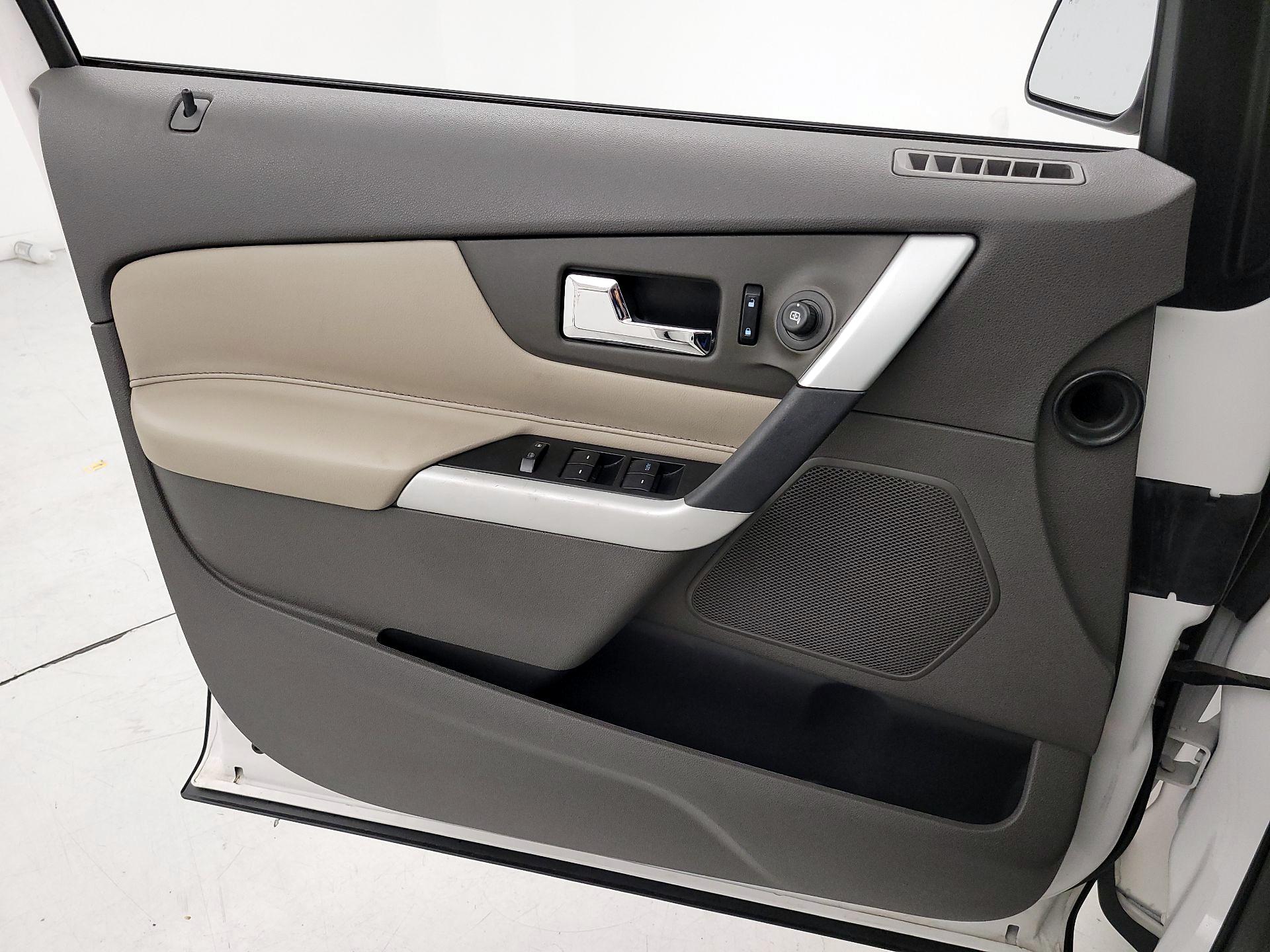 Thumbnail: 2013 Ford Edge - 12