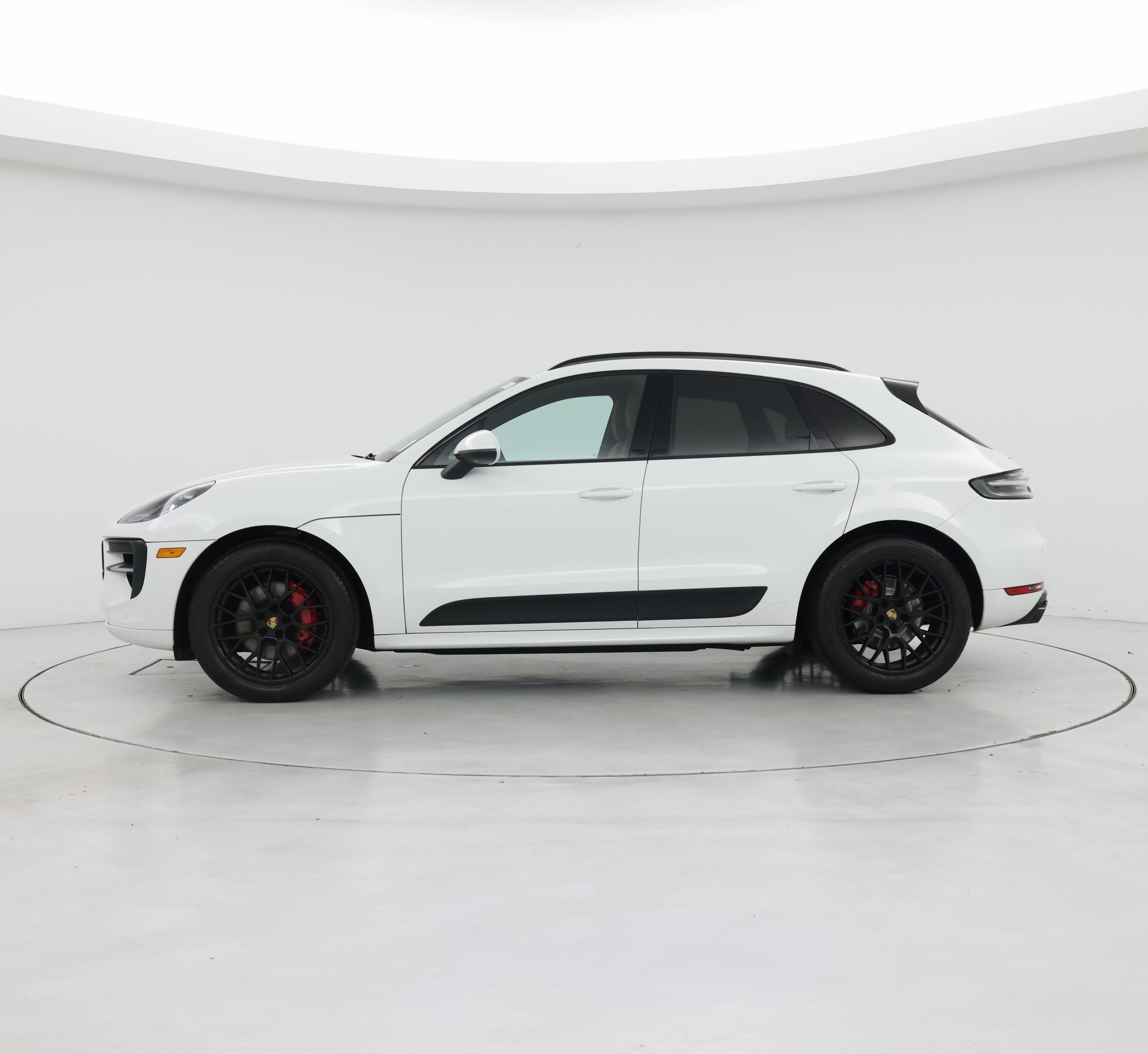 Thumbnail: 2021 Porsche Macan - 3