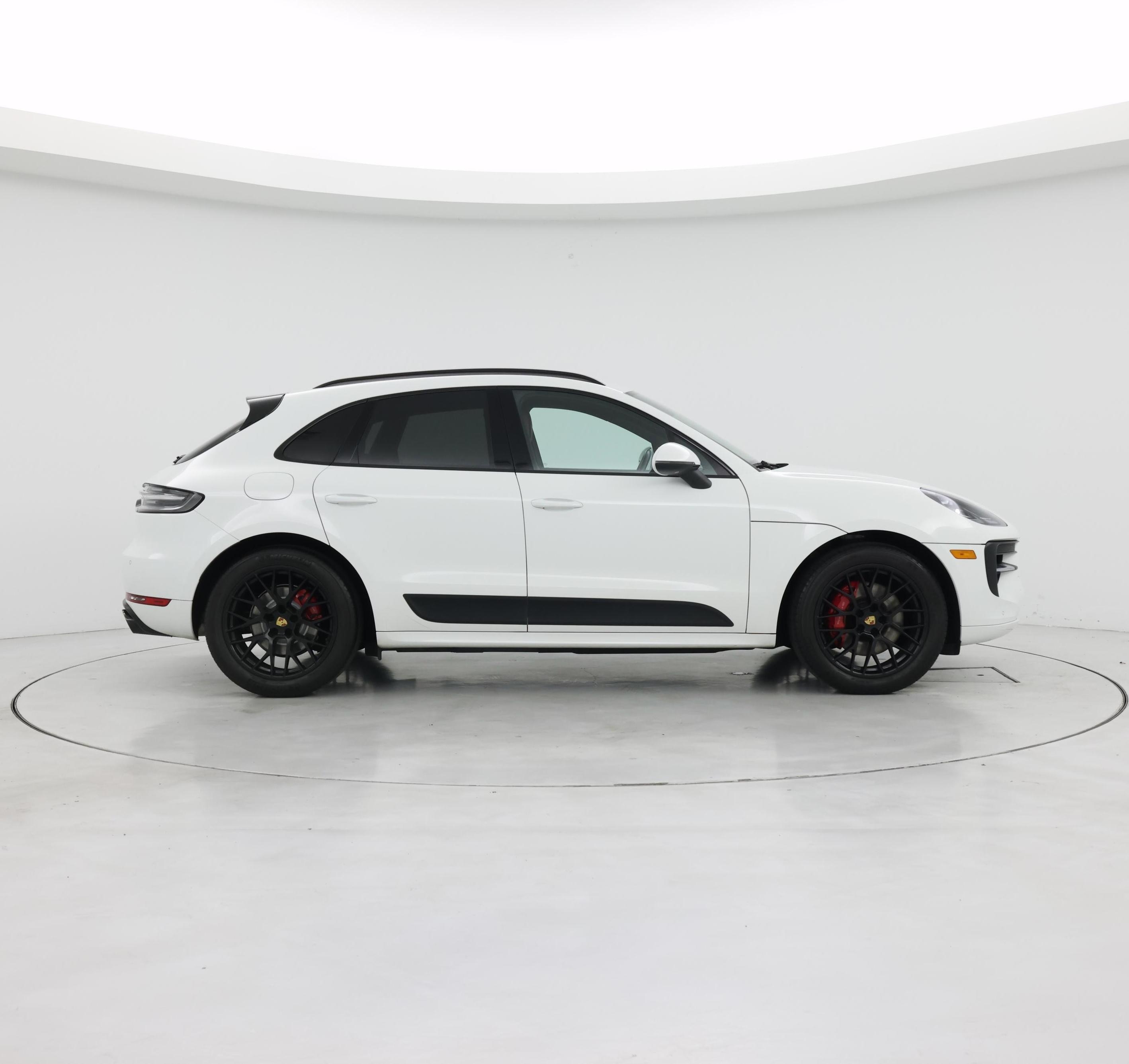 Thumbnail: 2021 Porsche Macan - 7
