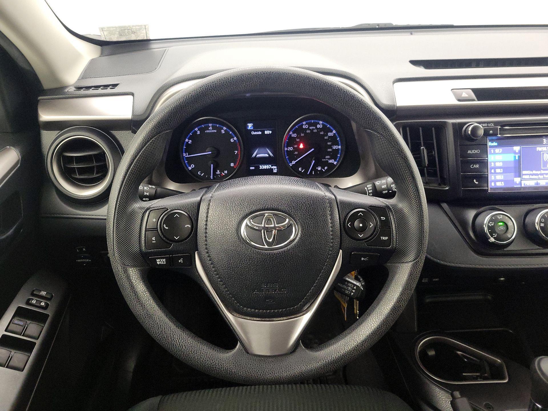 Thumbnail: 2018 Toyota RAV4 - 10