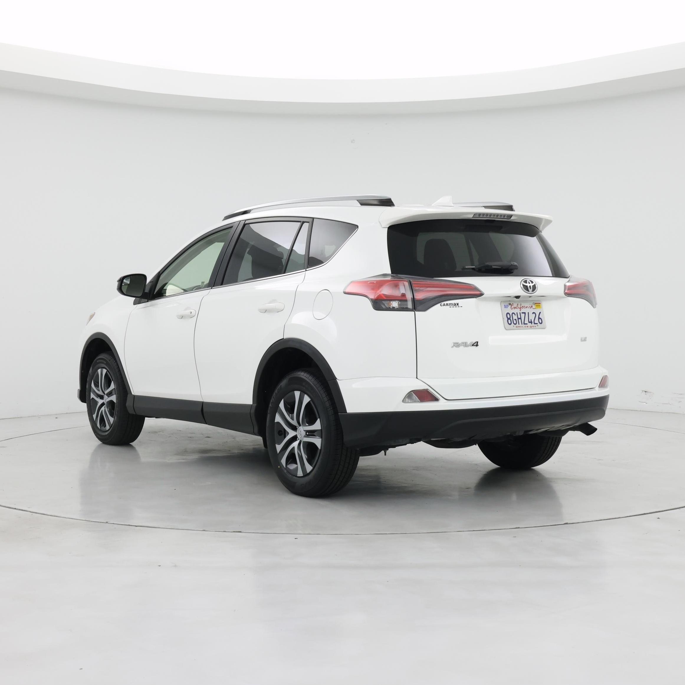 Thumbnail: 2018 Toyota RAV4 - 2