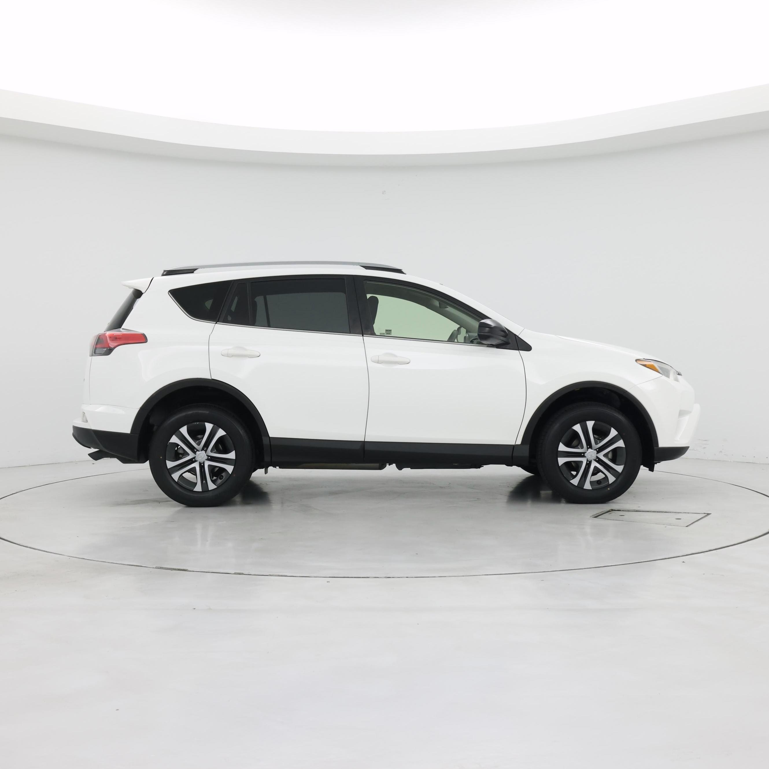 Thumbnail: 2018 Toyota RAV4 - 7