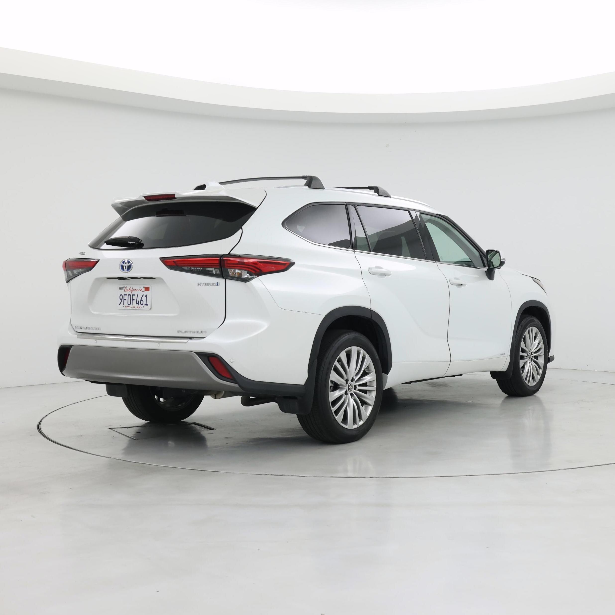 Thumbnail: 2023 Toyota Highlander - 8