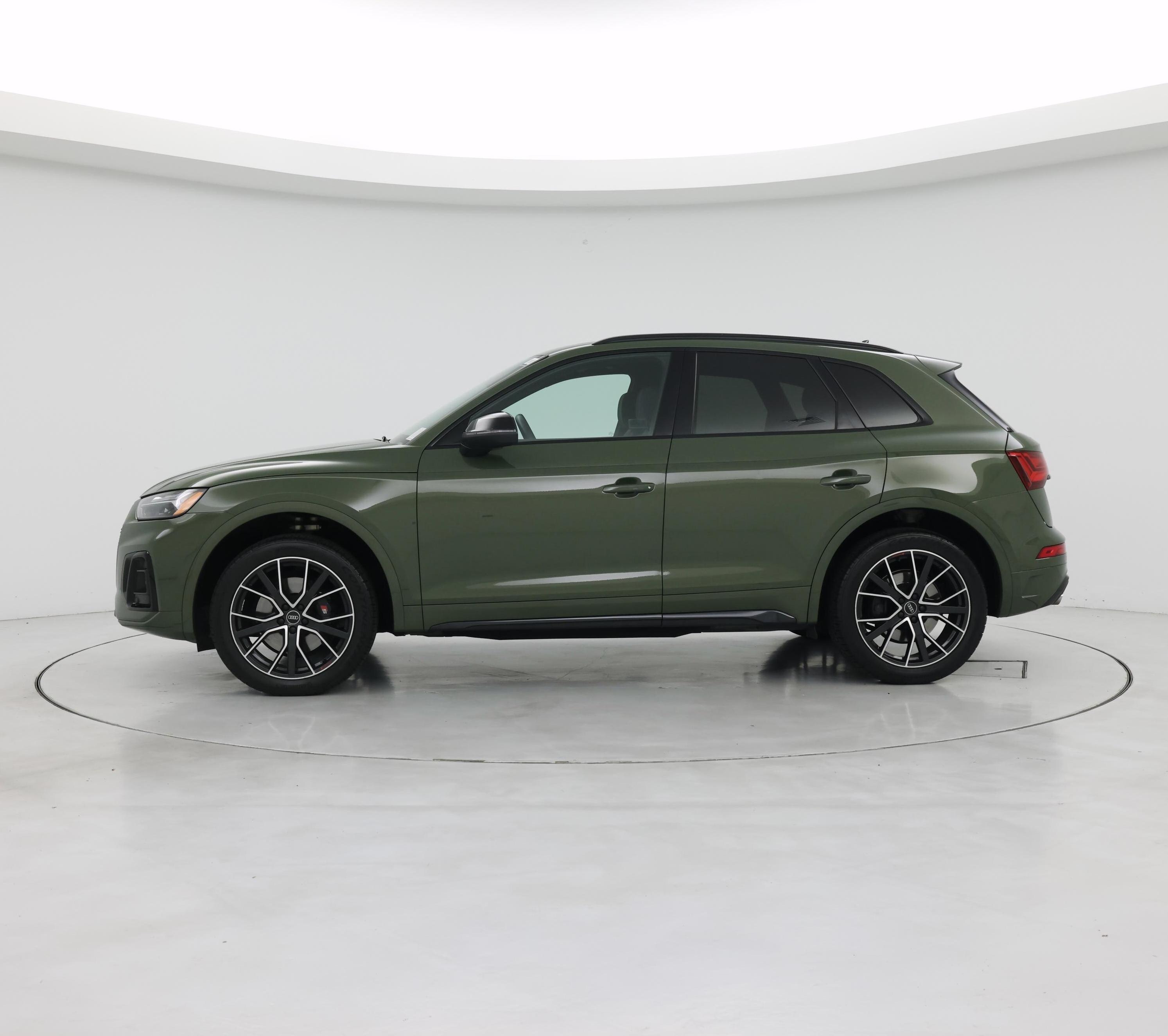 Thumbnail: 2021 Audi SQ5 - 3