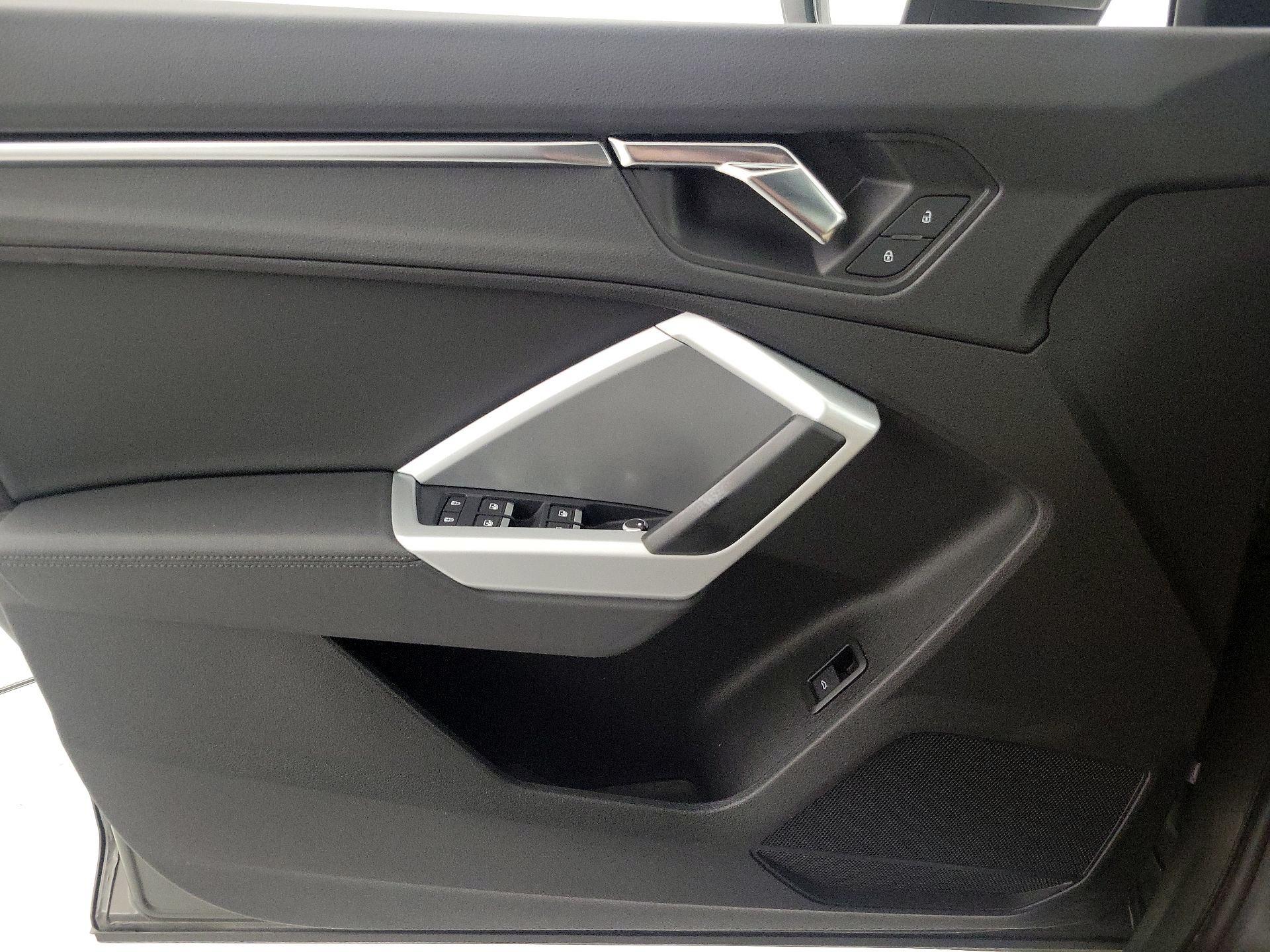 Thumbnail: 2020 Audi Q3 - 12